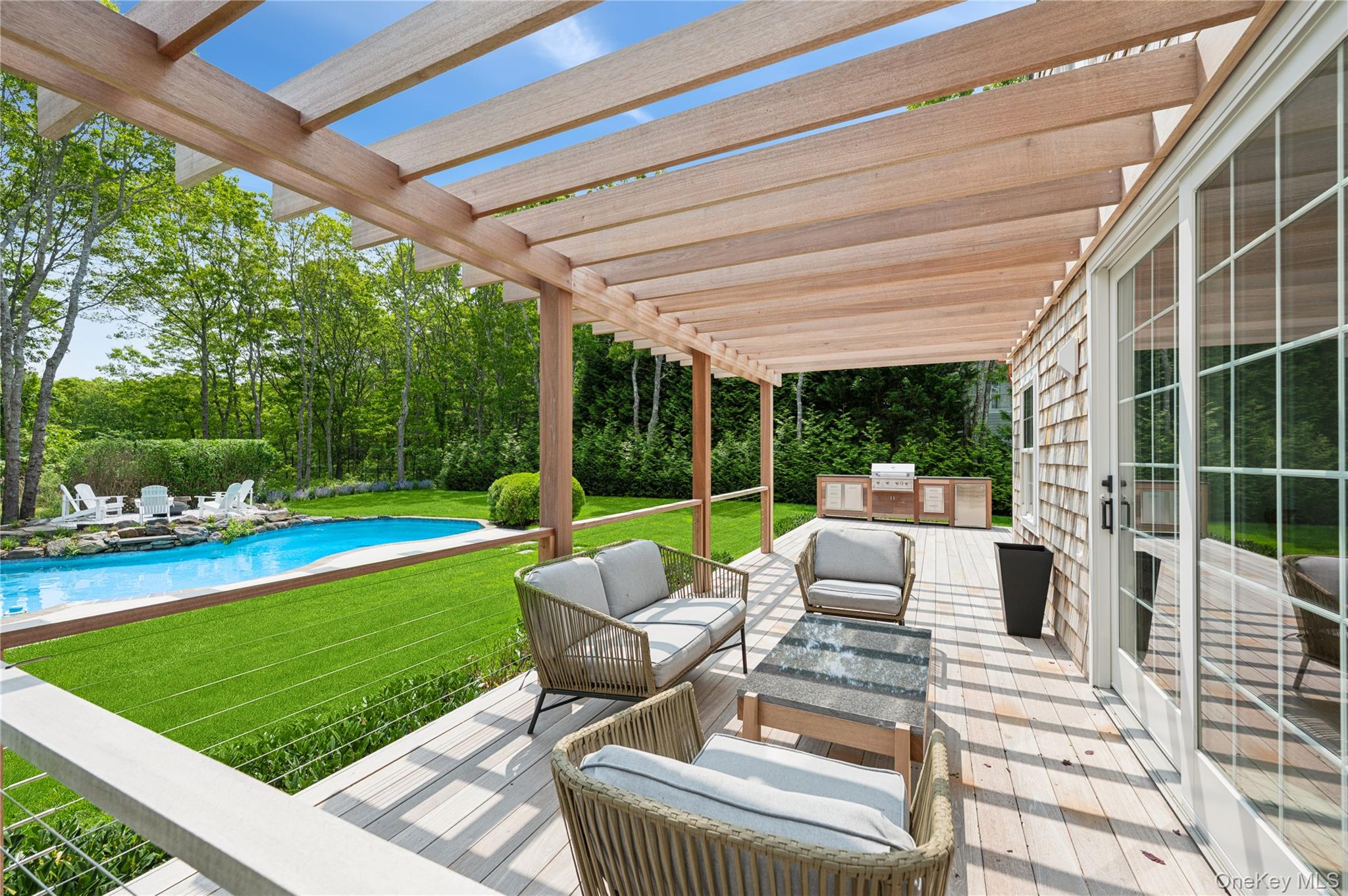 20 Cove Neck Lane, Southampton, NY 11968