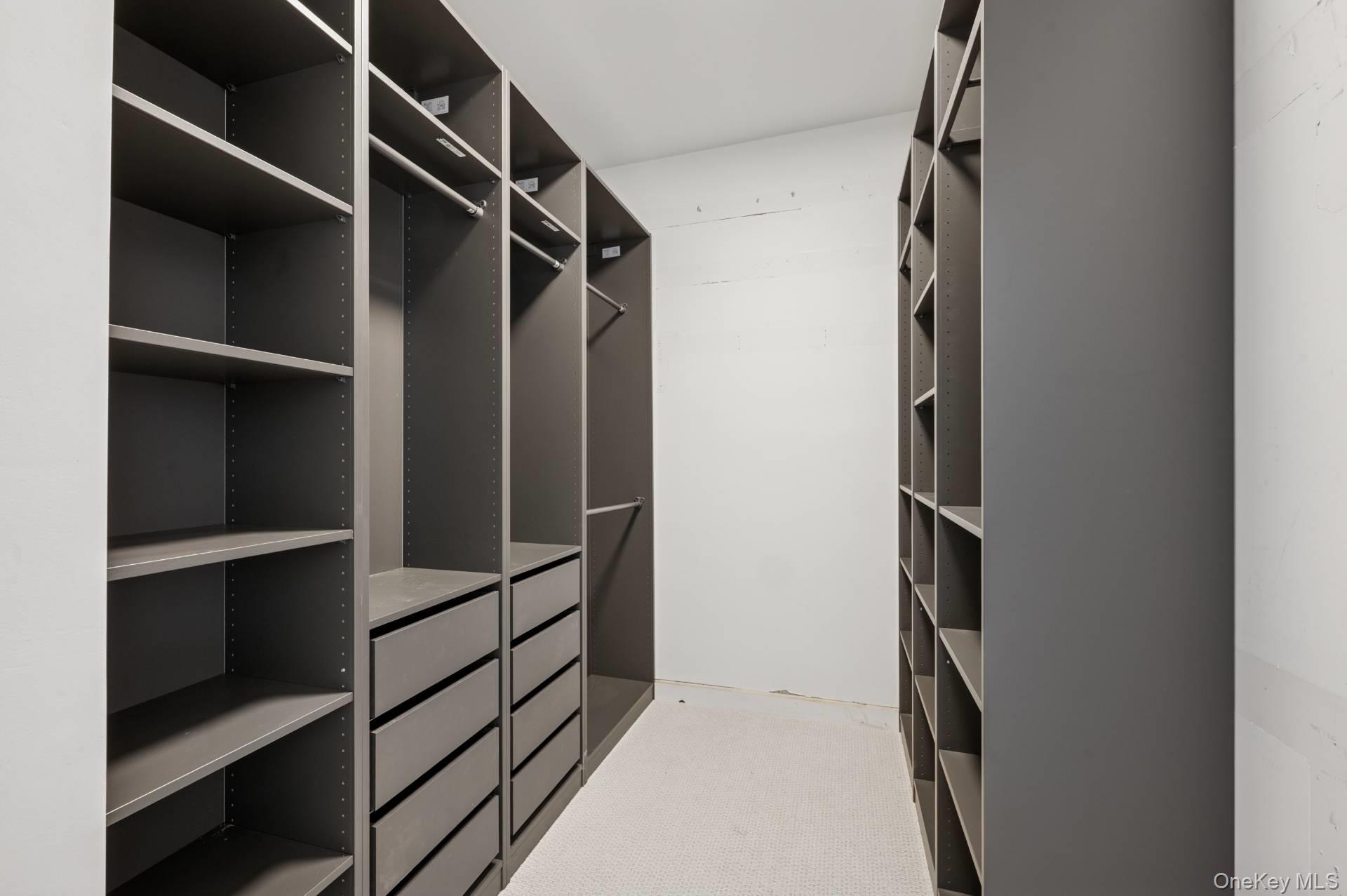 20 Cove Neck Lane, Southampton, NY 11968