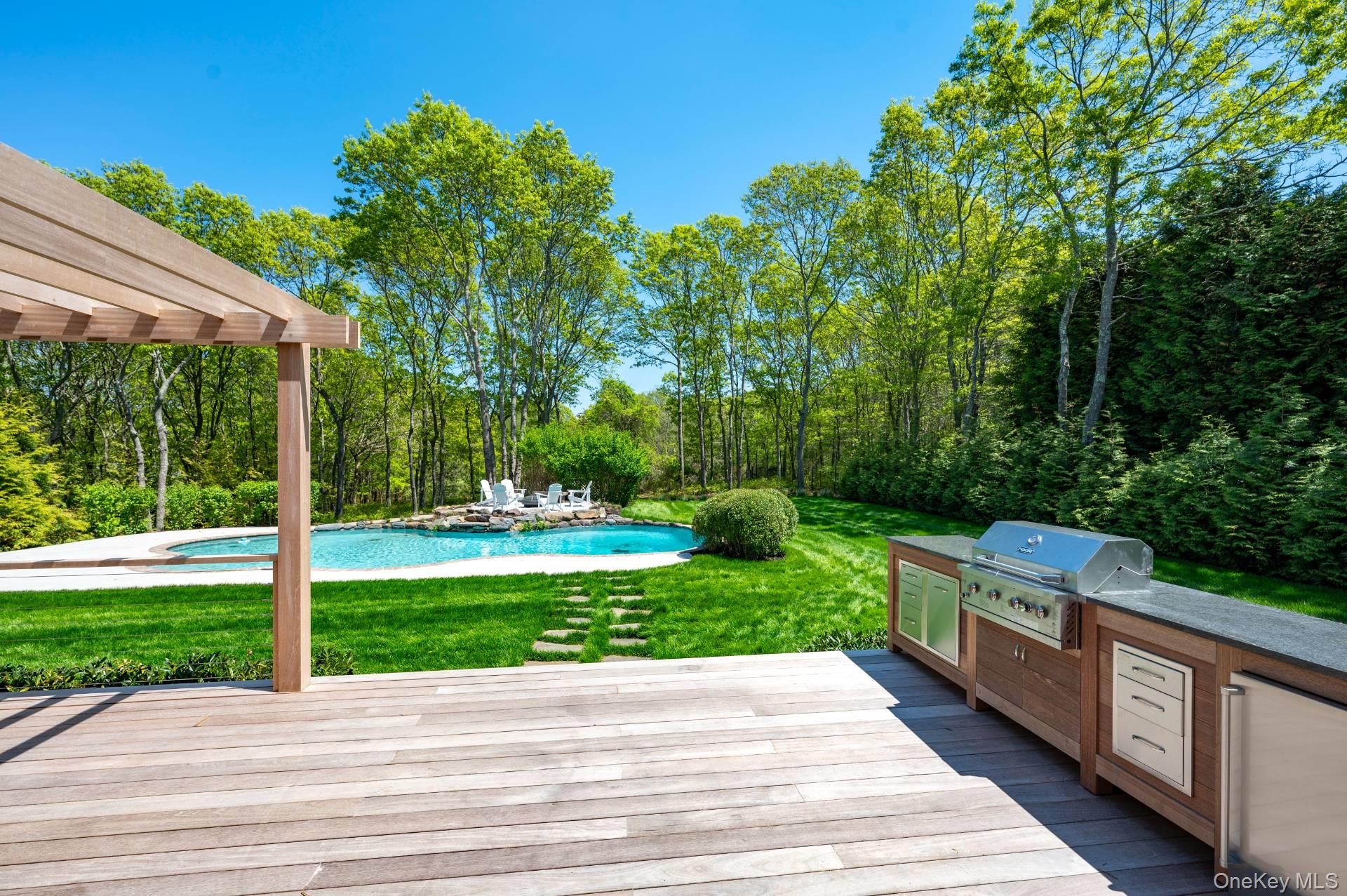 20 Cove Neck Lane, Southampton, NY 11968