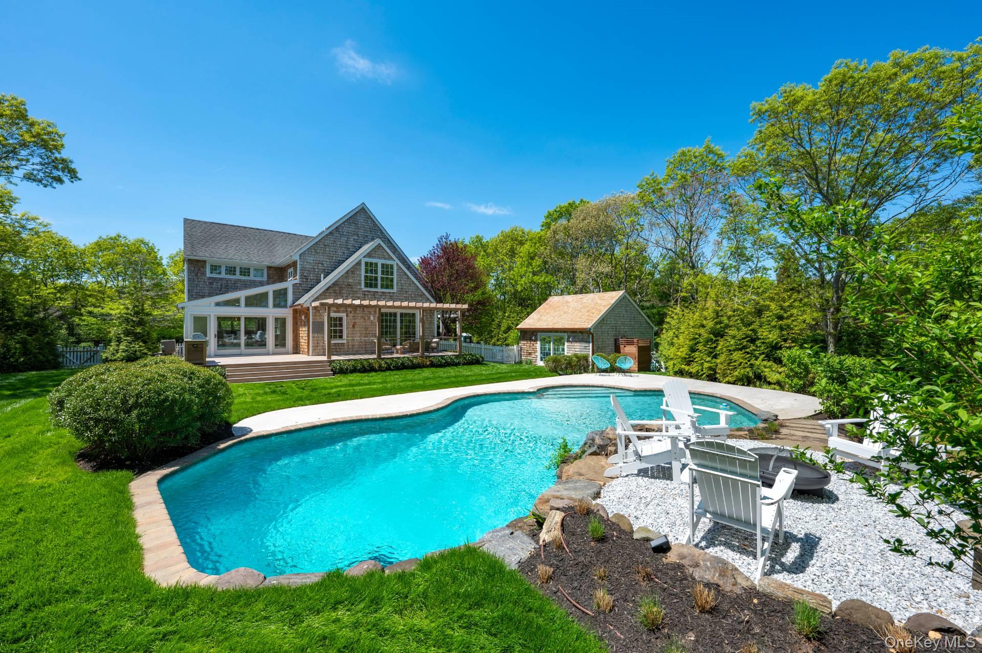 20 Cove Neck Lane, Southampton, NY 11968