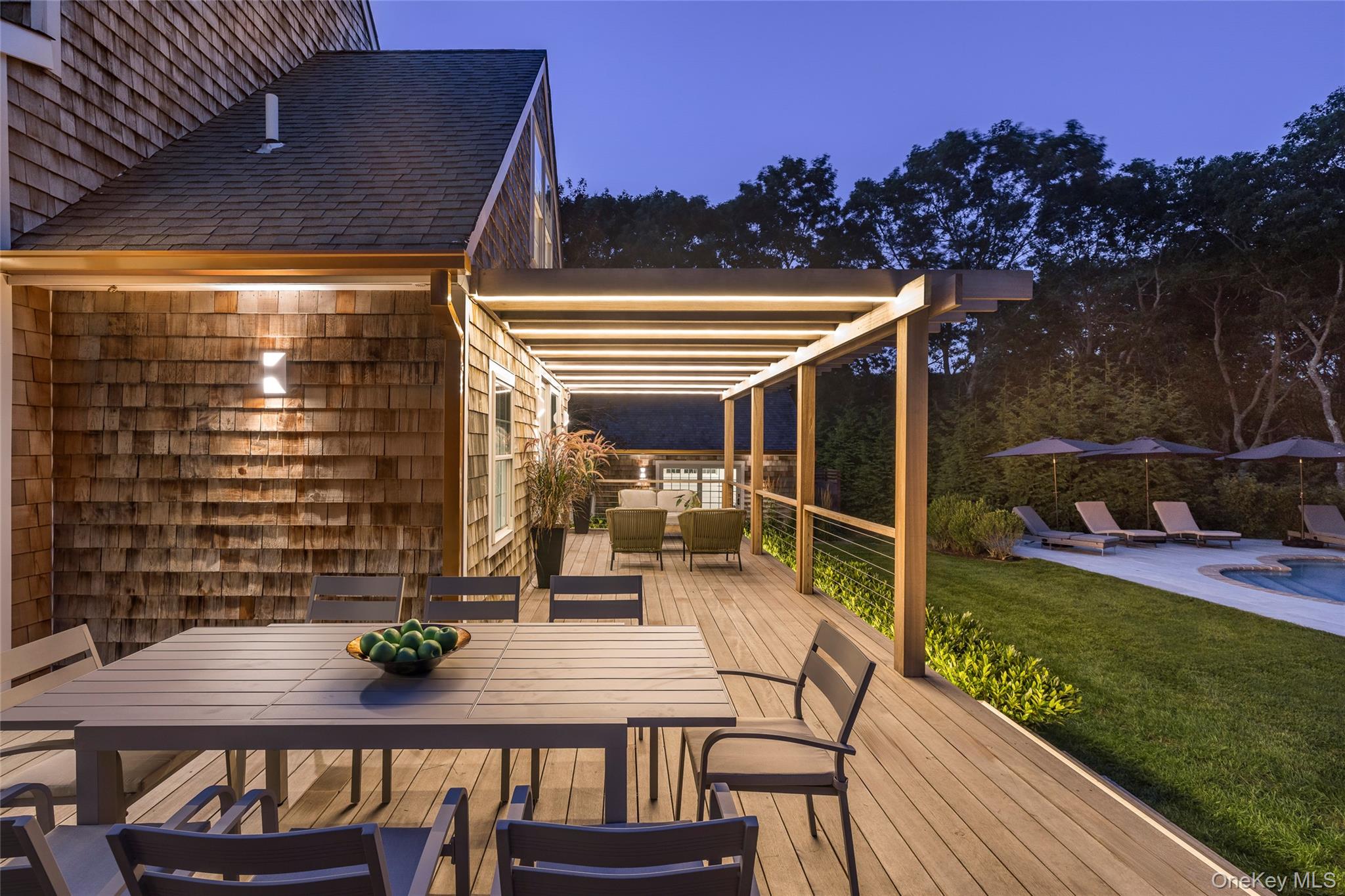 20 Cove Neck Lane, Southampton, NY 11968