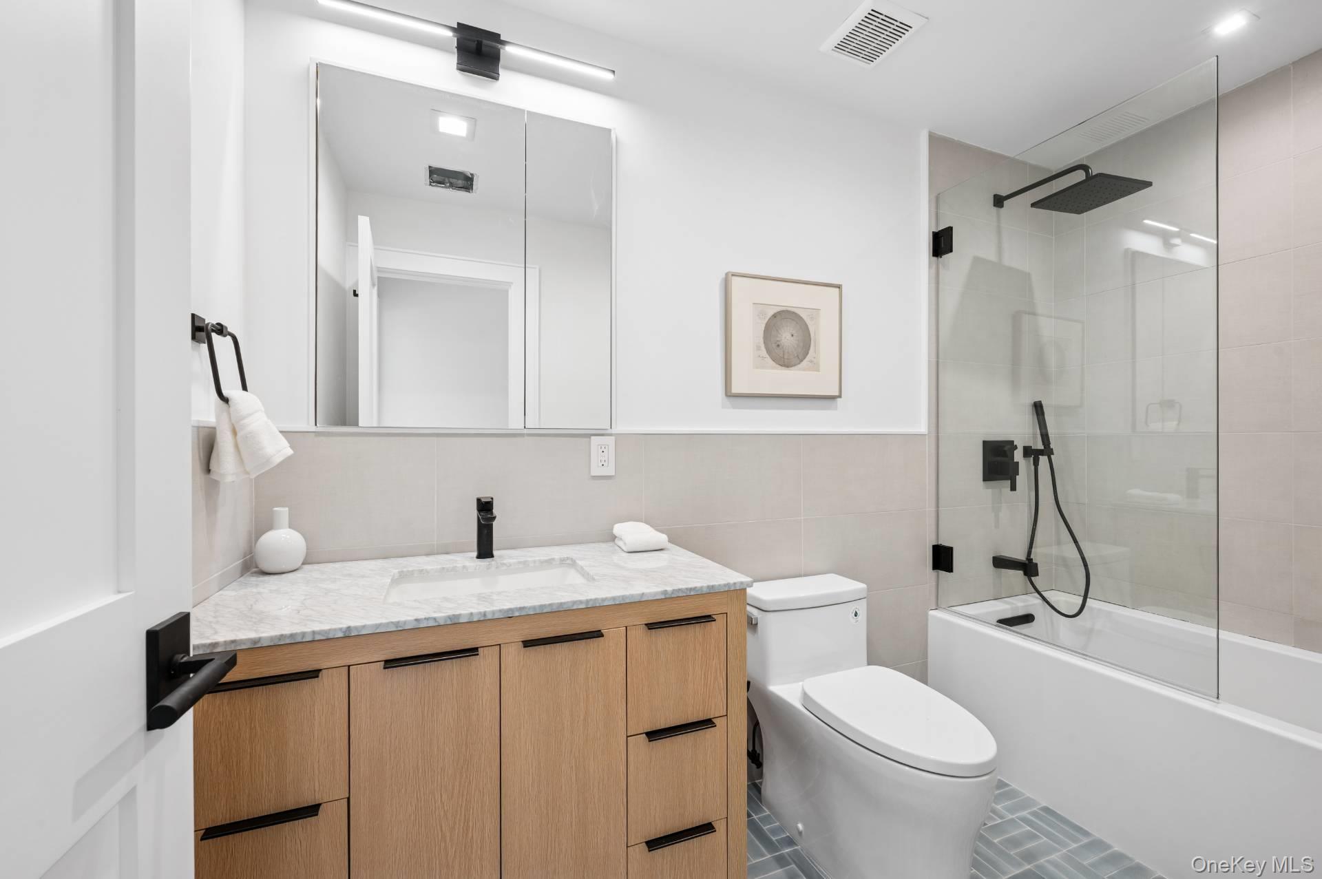 20 Cove Neck Lane, Southampton, NY 11968