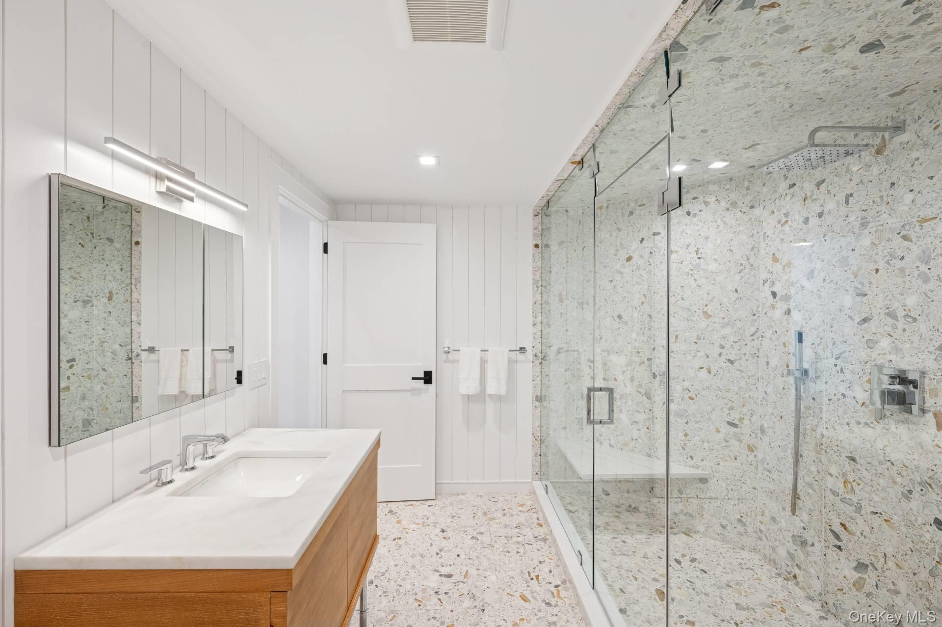 20 Cove Neck Lane, Southampton, NY 11968