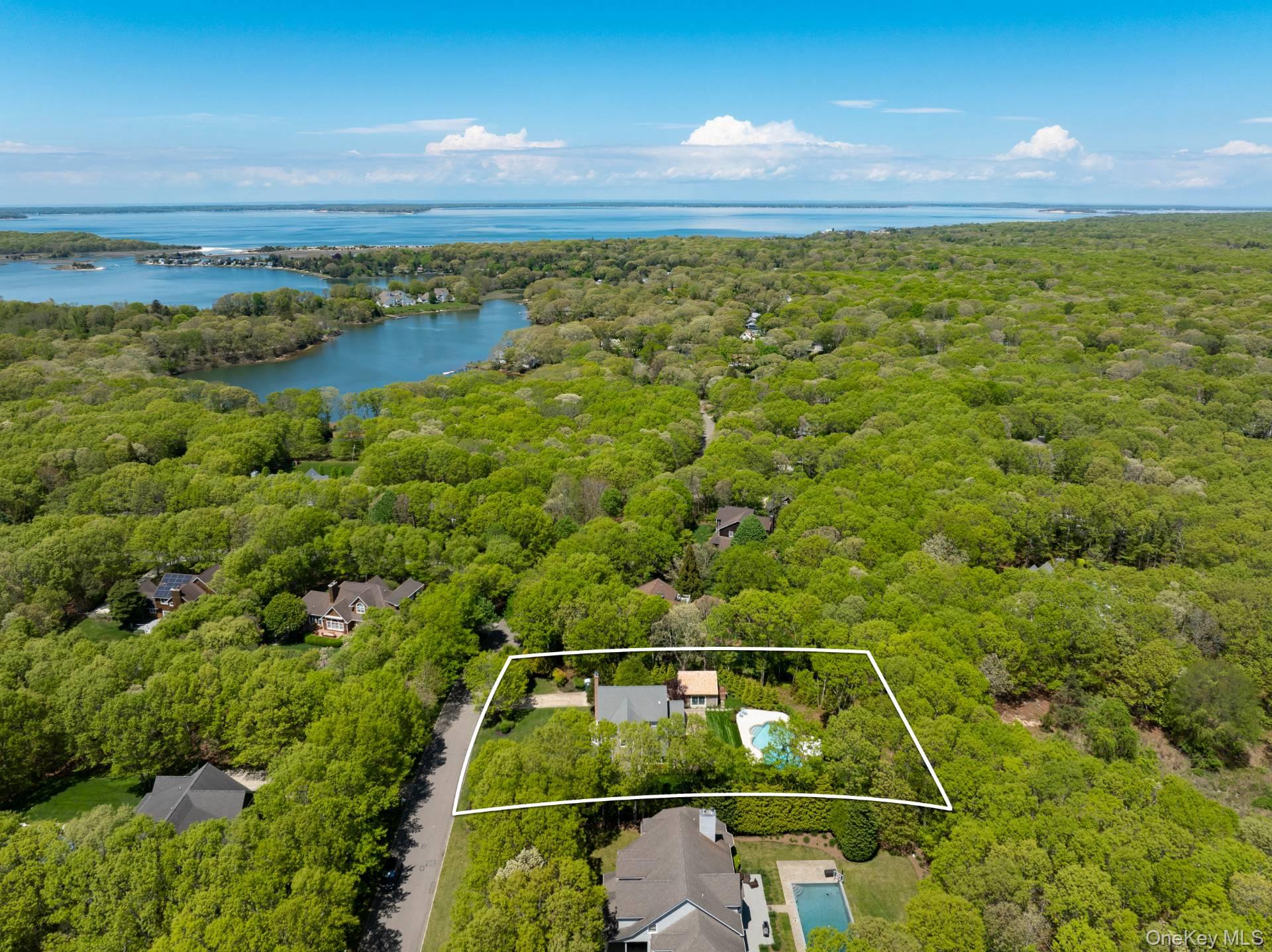 20 Cove Neck Lane, Southampton, NY 11968