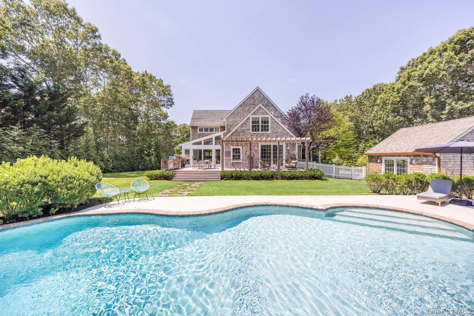 20 Cove Neck Lane, Southampton, NY 11968