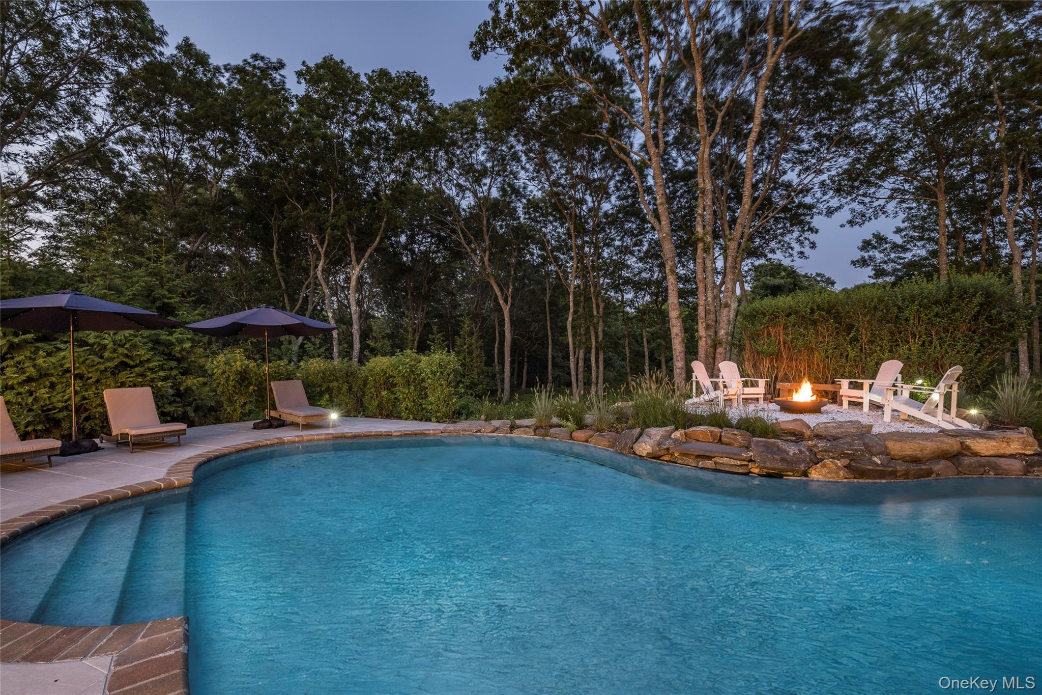 20 Cove Neck Lane, Southampton, NY 11968