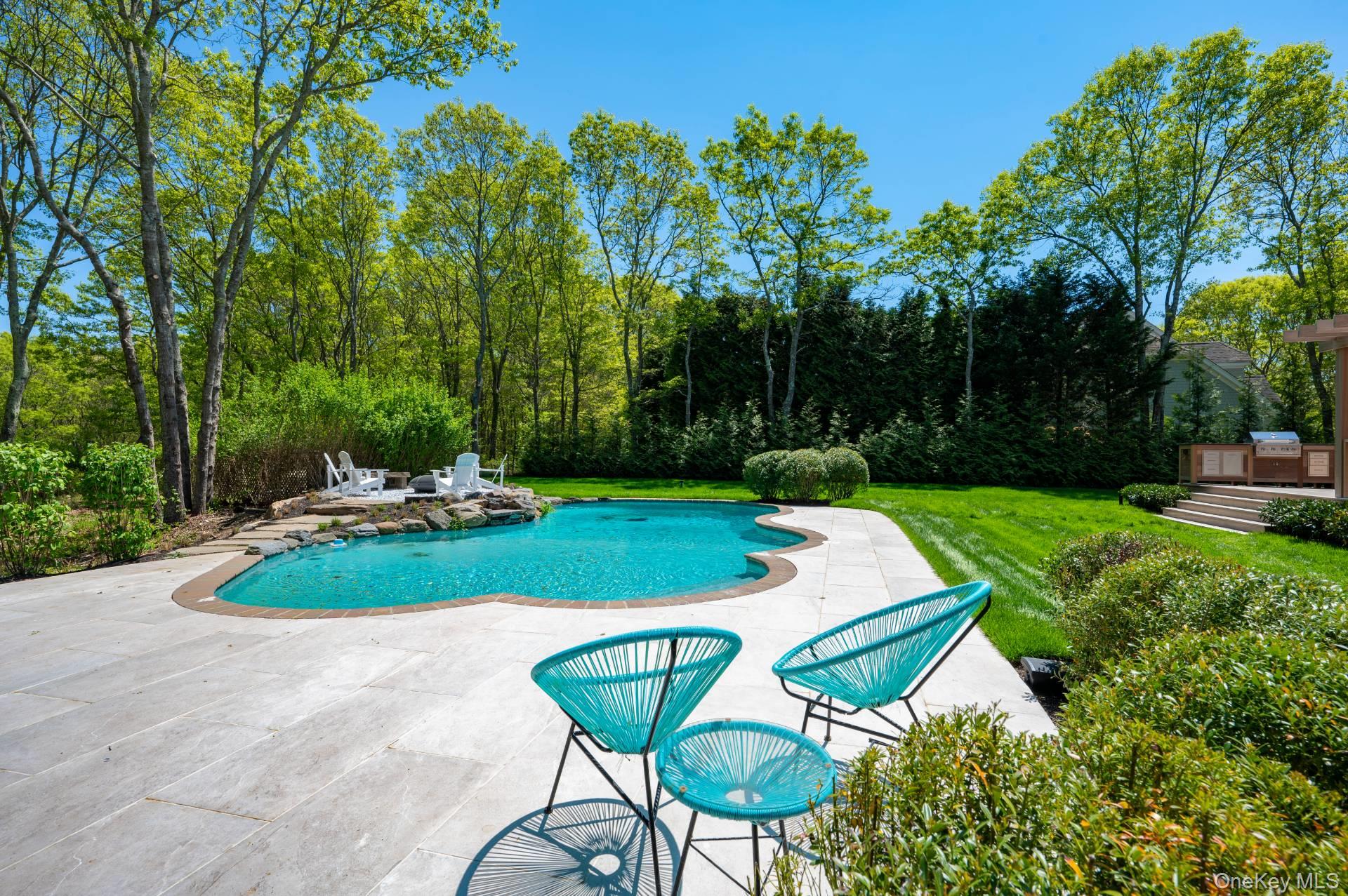 20 Cove Neck Lane, Southampton, NY 11968