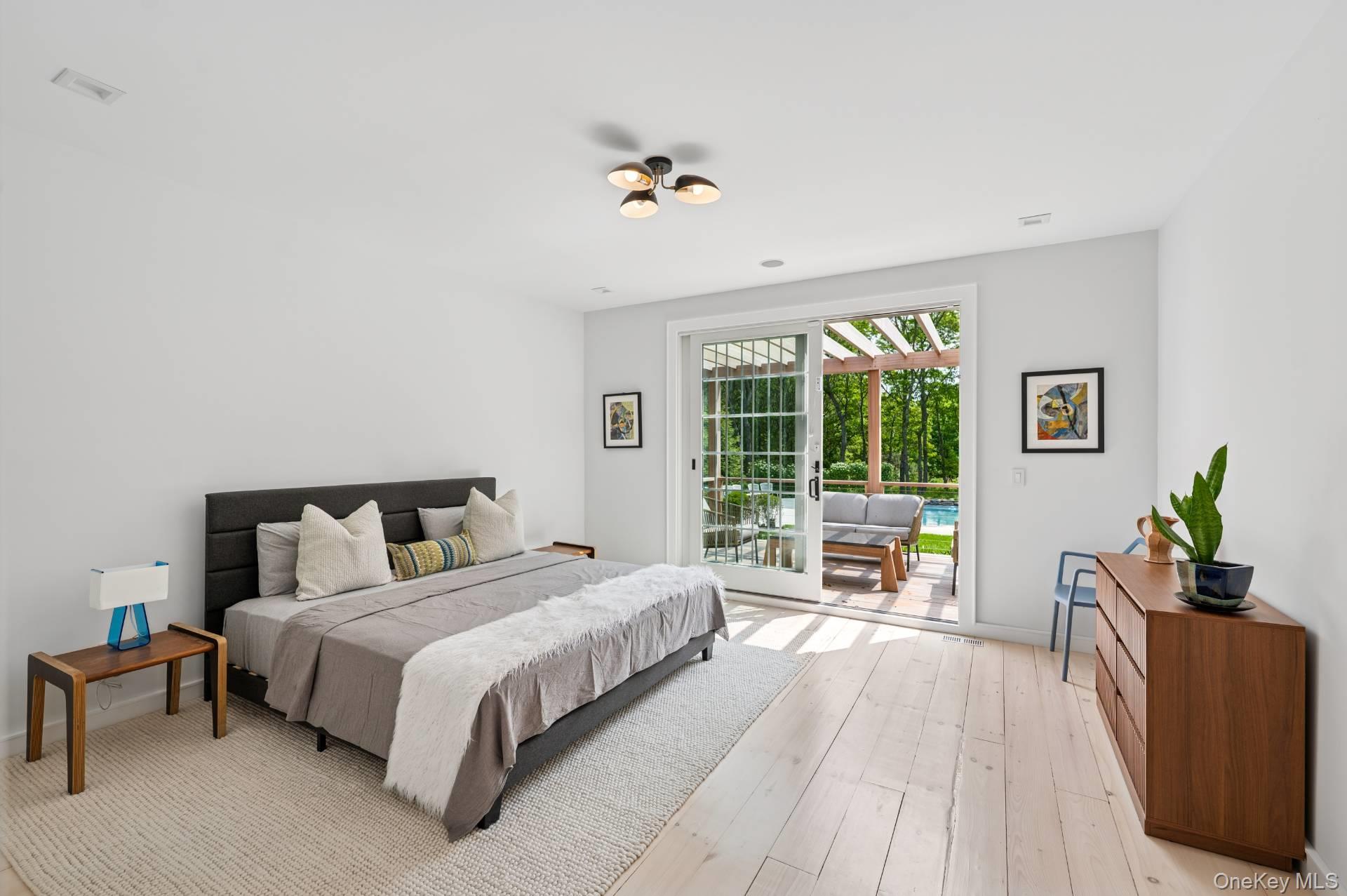 20 Cove Neck Lane, Southampton, NY 11968