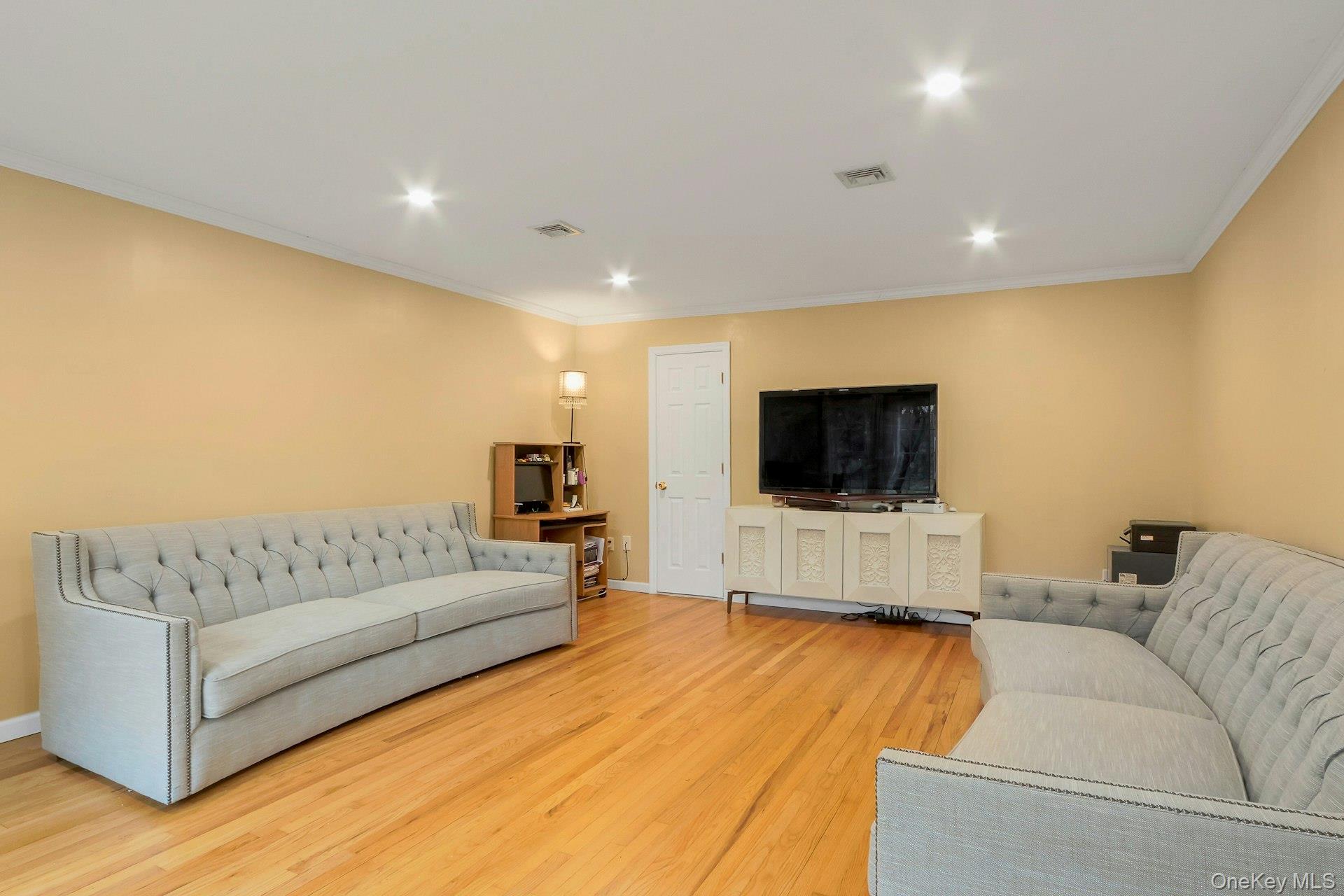 2 Rone Court, New City, NY 10956