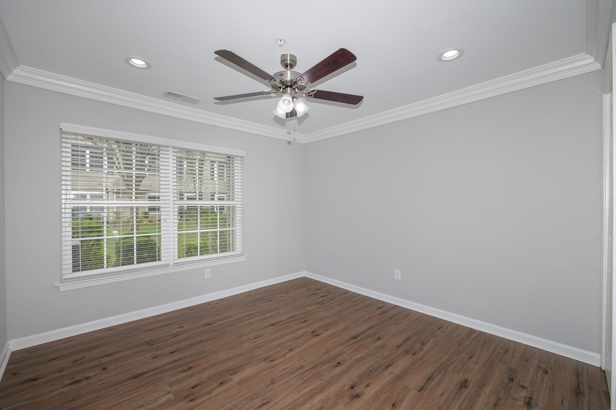 2200 Dolphin Lane # 1105, Holbrook, NY 11741