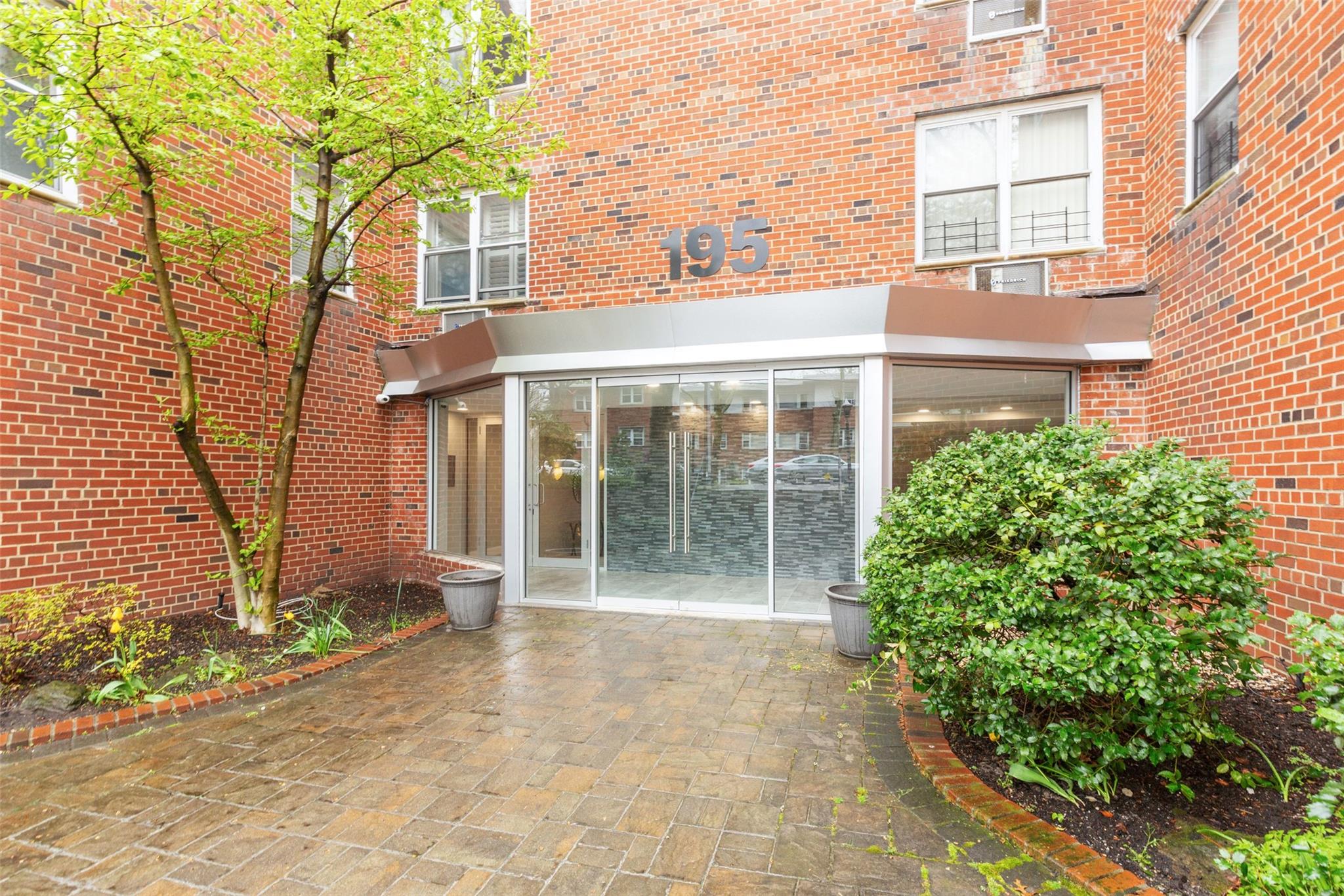 195 S Middle Neck Road # 2 H, Great Neck, NY 11021