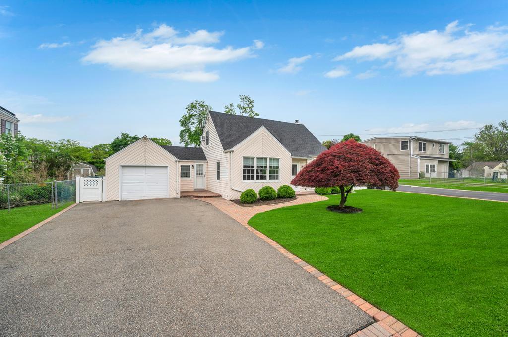 132 Foster Boulevard, Babylon, NY 11702