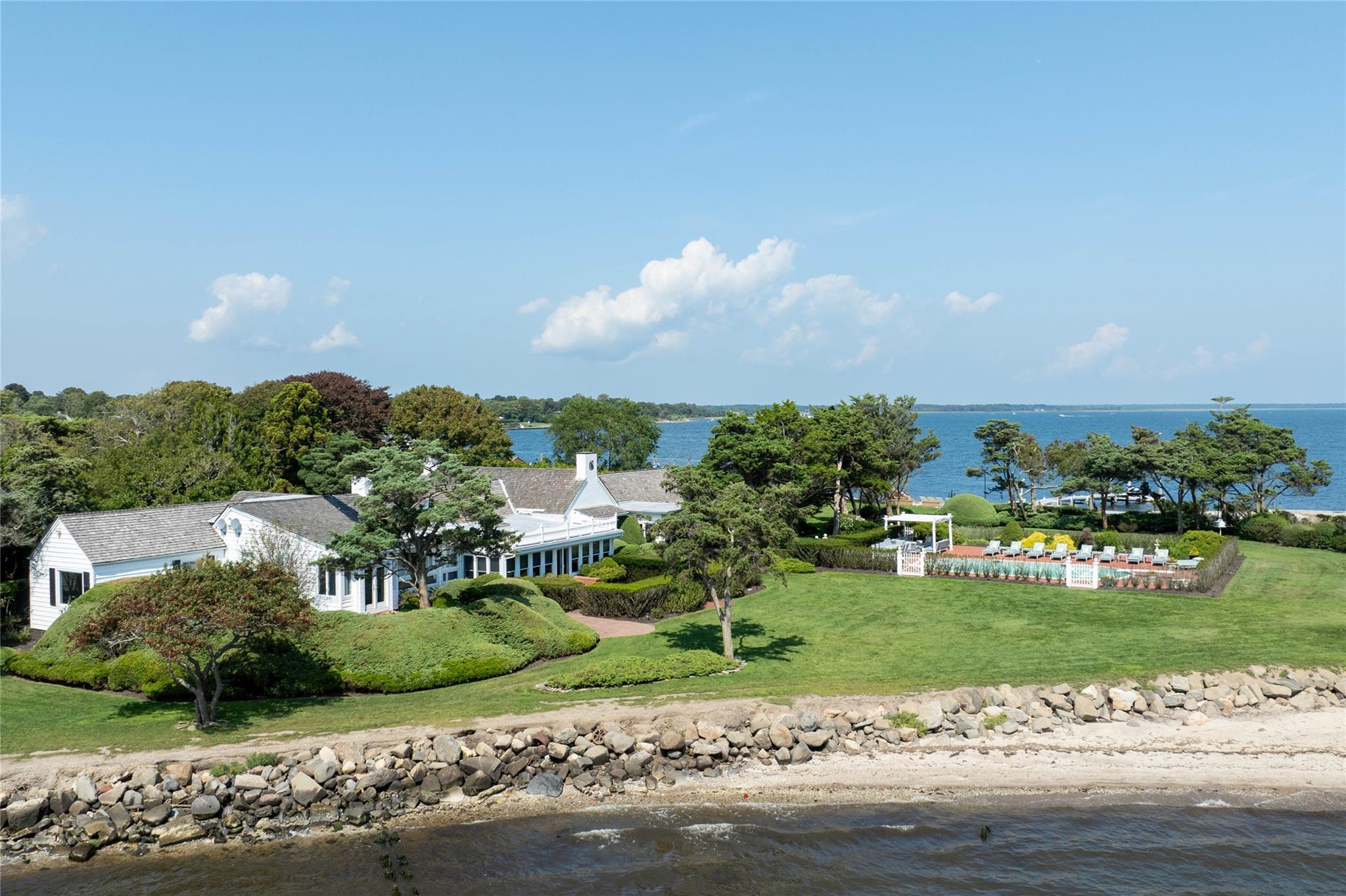 16 Point Road, Bellport Village, NY 11713