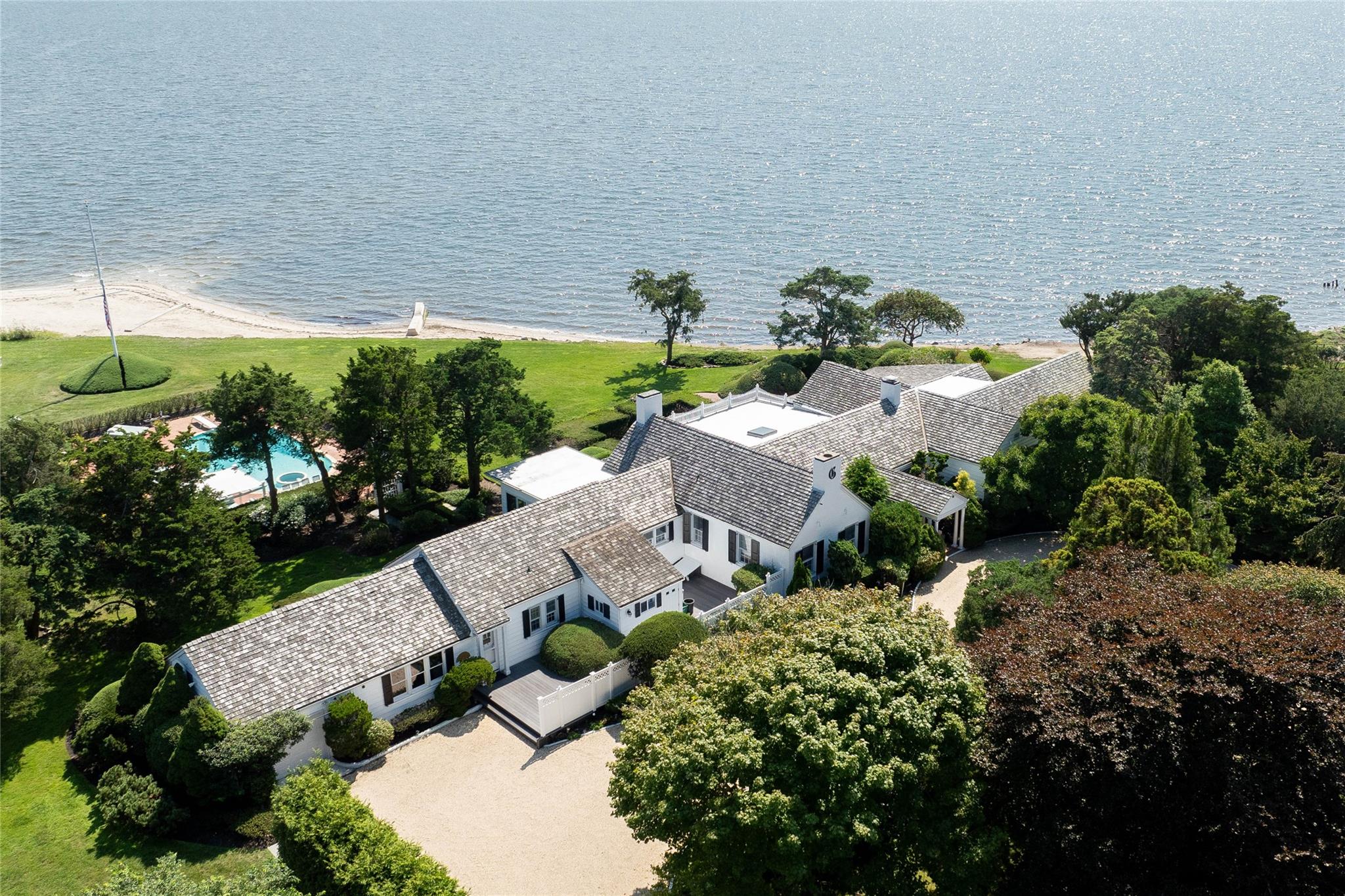 16 Point Road, Bellport Village, NY 11713