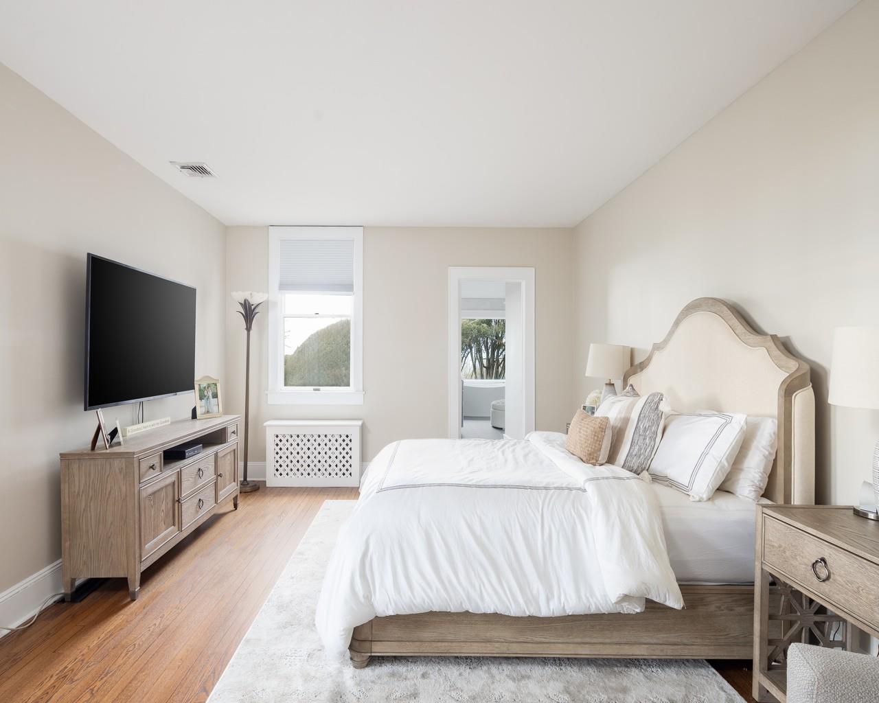 16 Point Road, Bellport Village, NY 11713