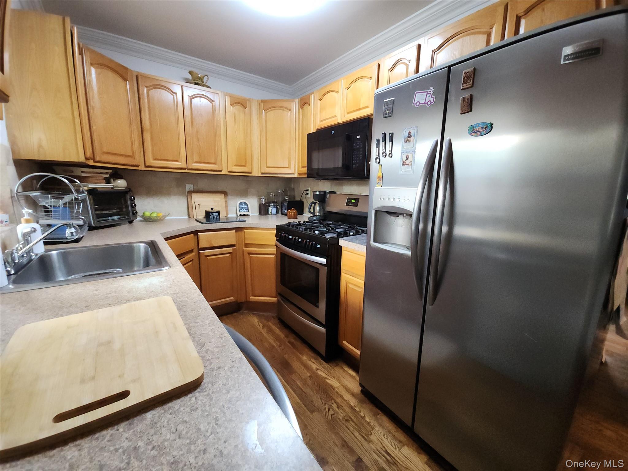 101 Longstreet Avenue, Bronx, NY 10465