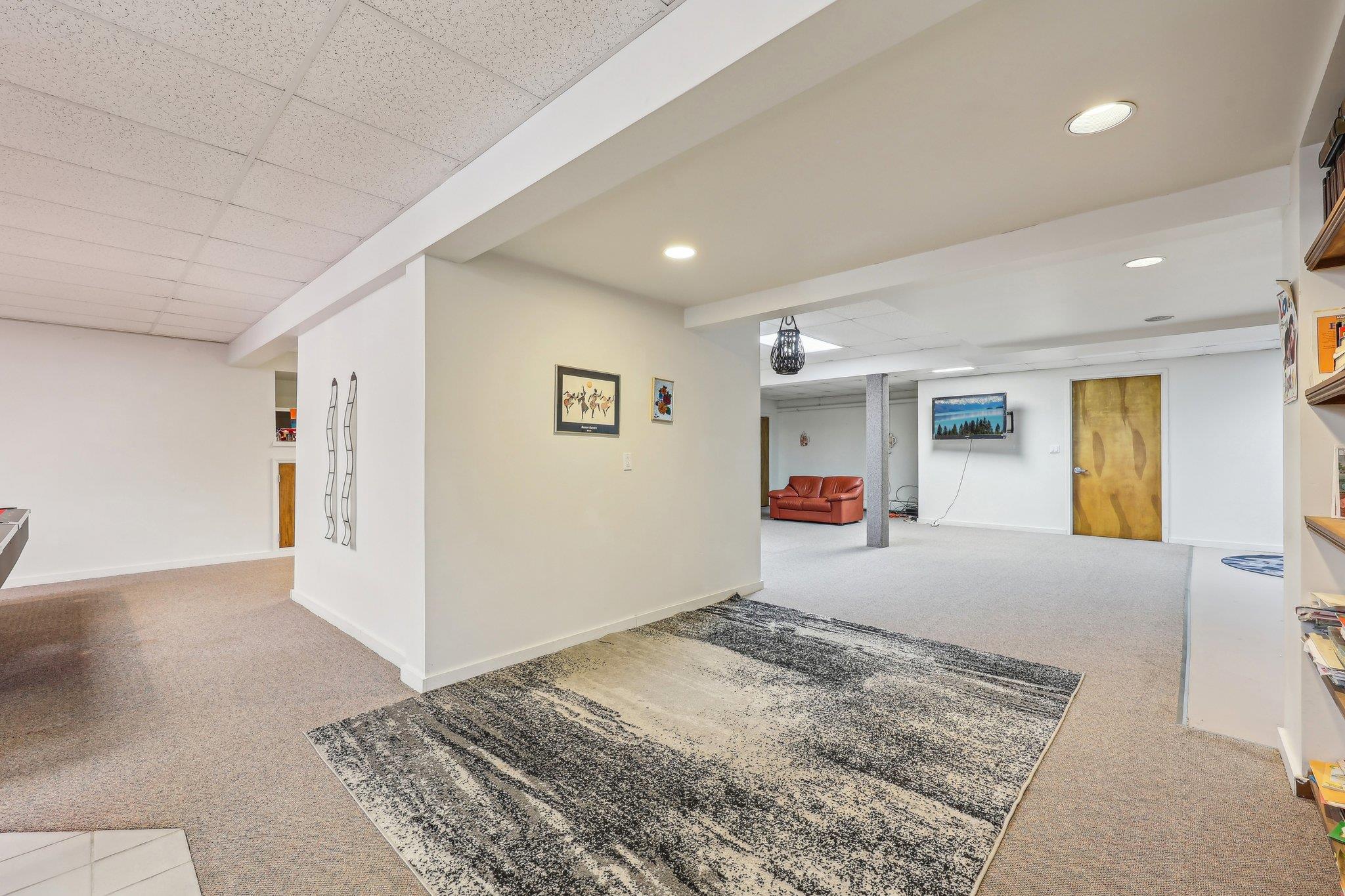 1 Deforest Court, West Nyack, NY 10994