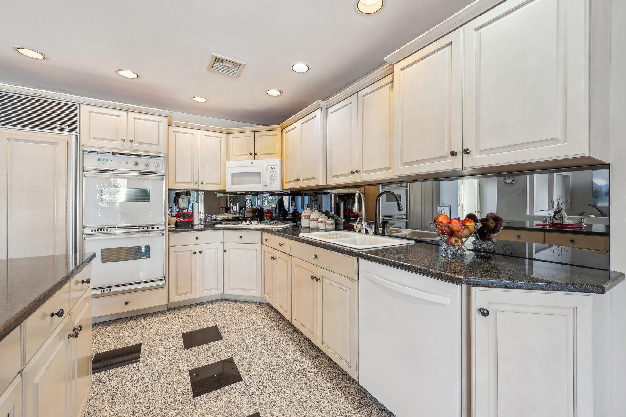 1 Deforest Court, West Nyack, NY 10994