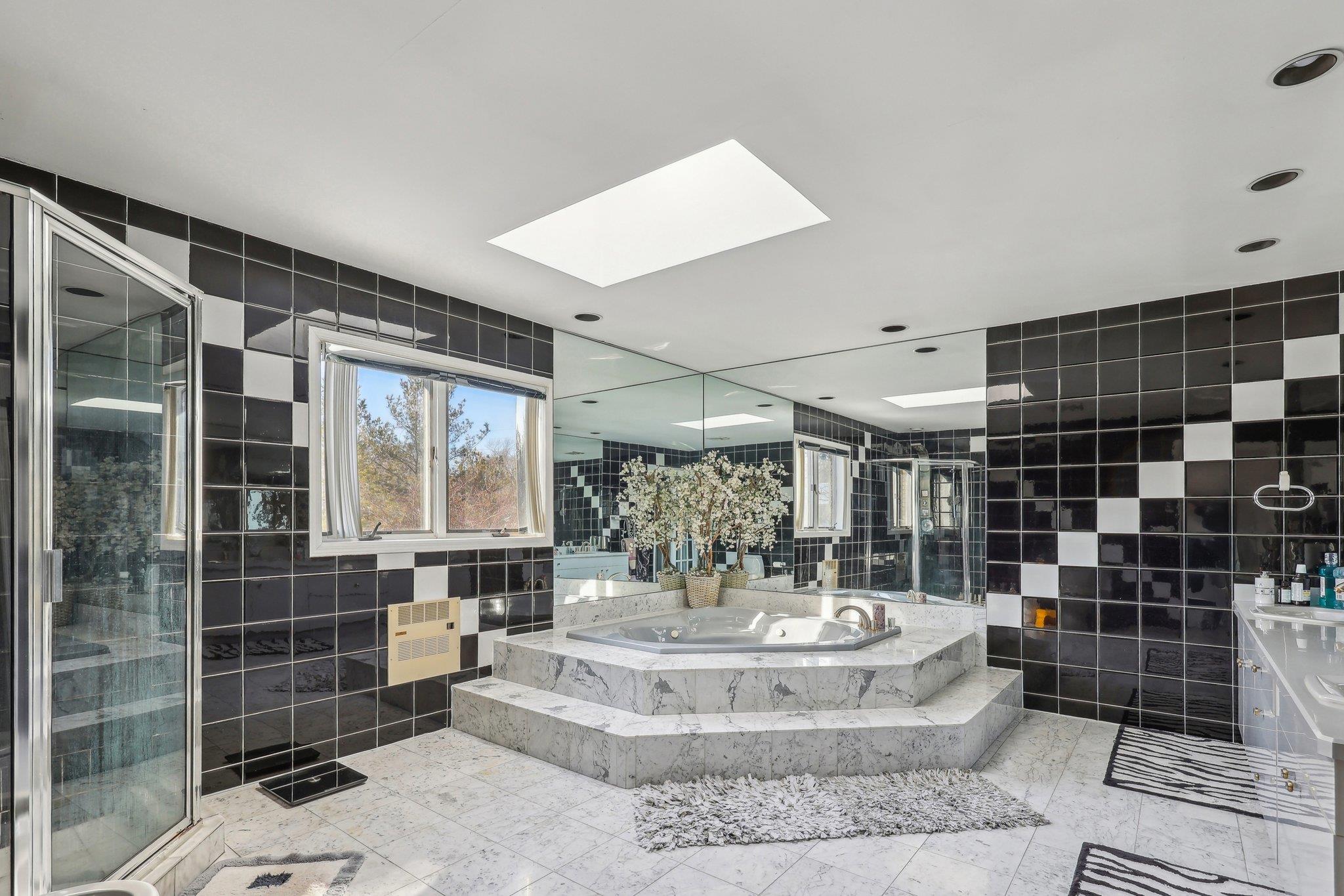 1 Deforest Court, West Nyack, NY 10994