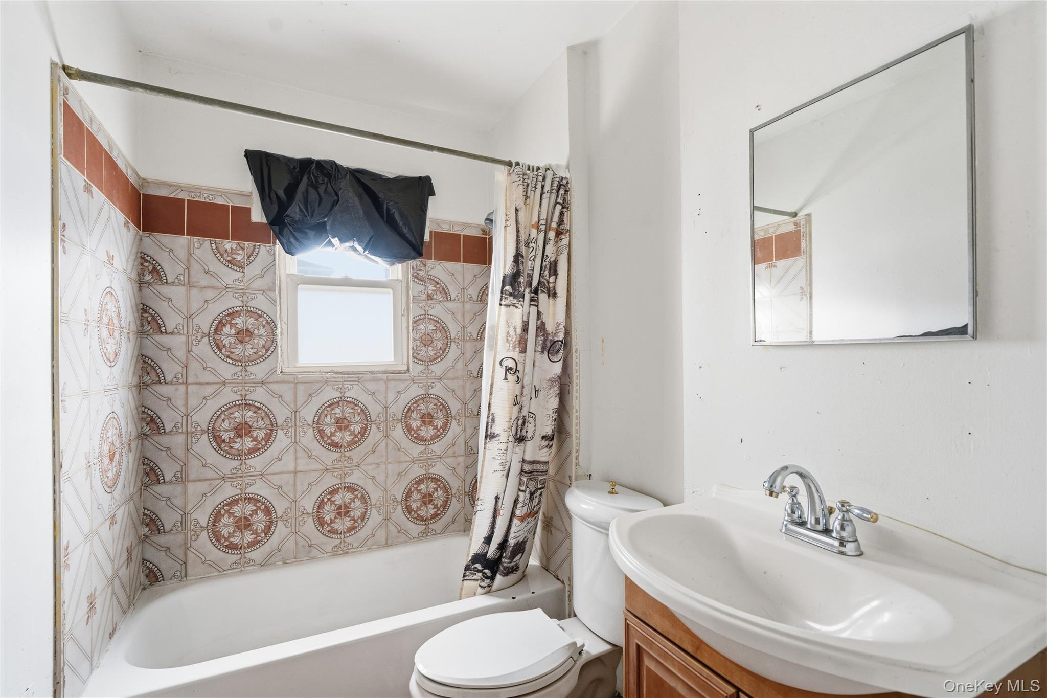 30 Catlin Avenue, Roosevelt, NY 11575