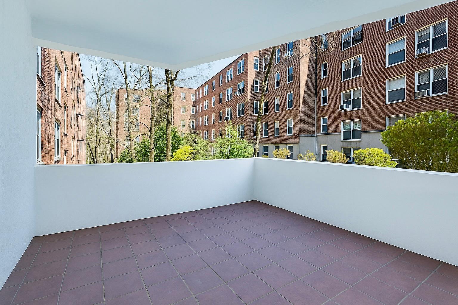 21 Canterbury Road # 0, Great Neck, NY 11021