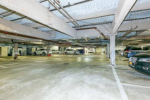 21 Canterbury Road # 0, Great Neck, NY 11021