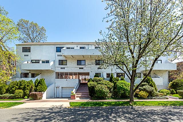 21 Canterbury Road # 0, Great Neck, NY 11021