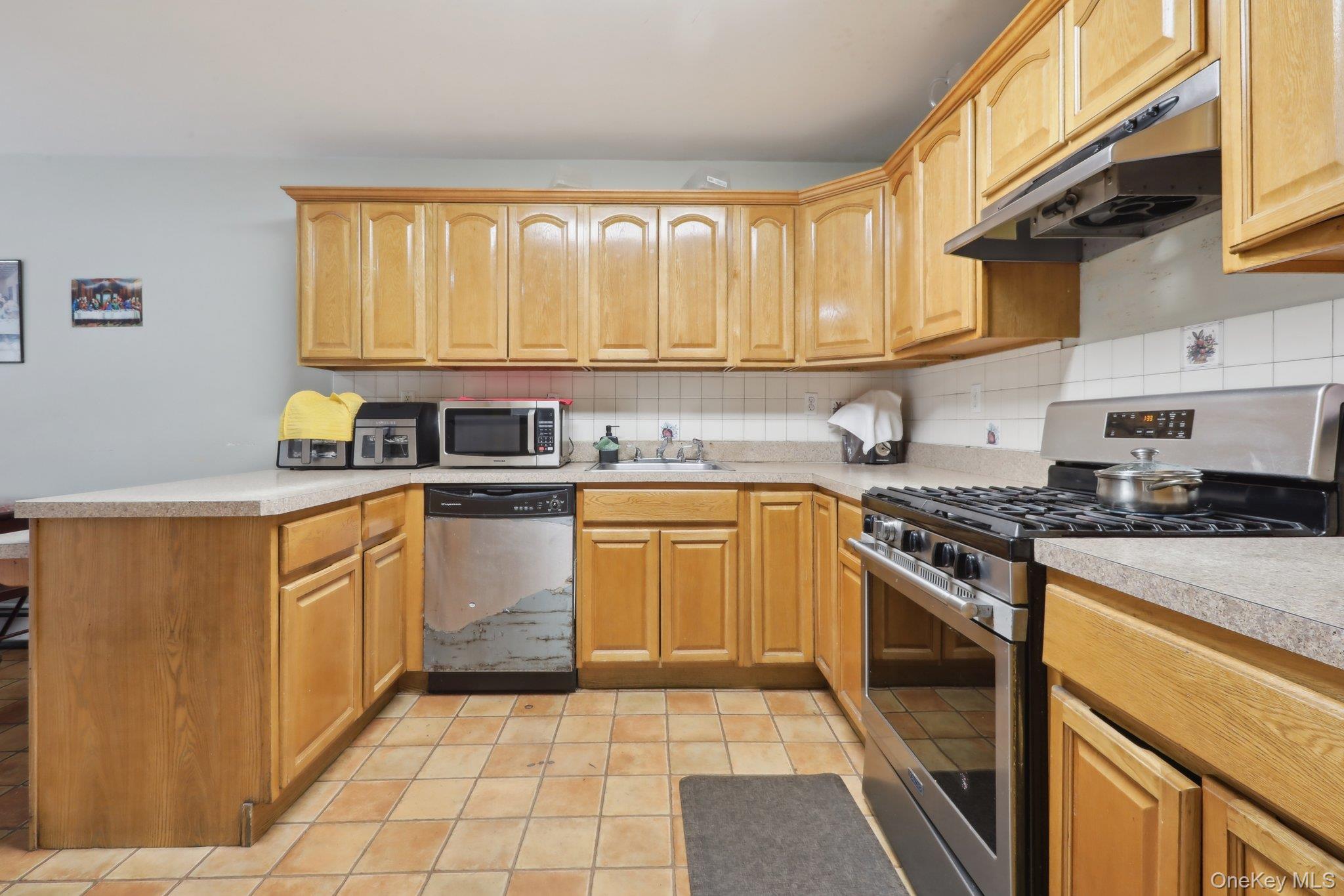 12-14 Lincoln Street, Spring Valley, NY 10977