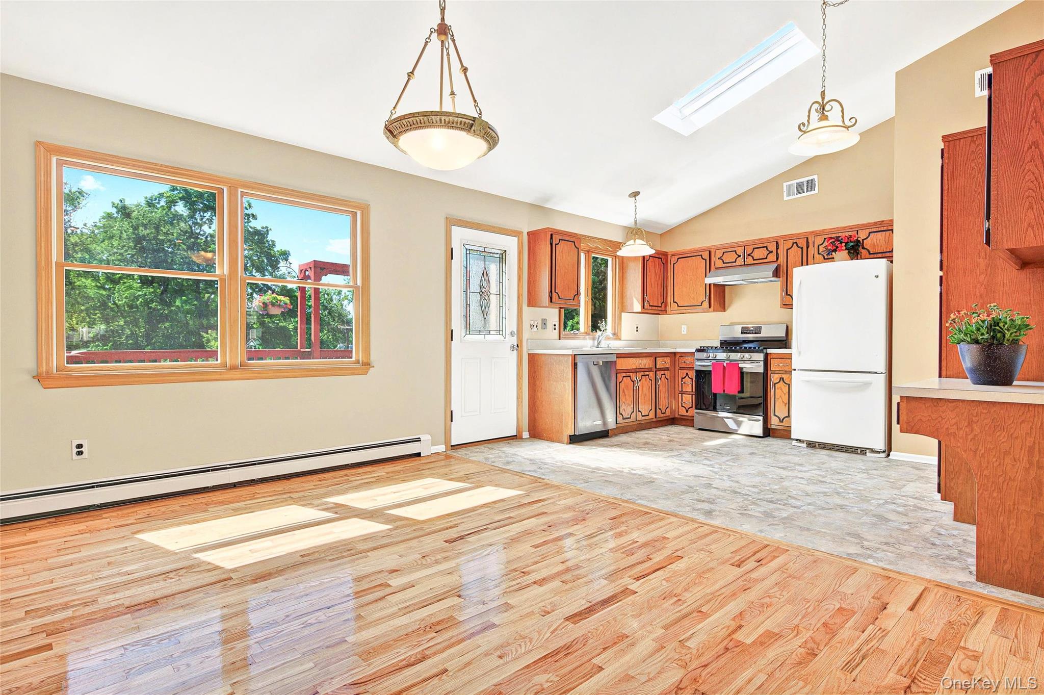 8 Skinner Court, Tomkins Cove, NY 10986