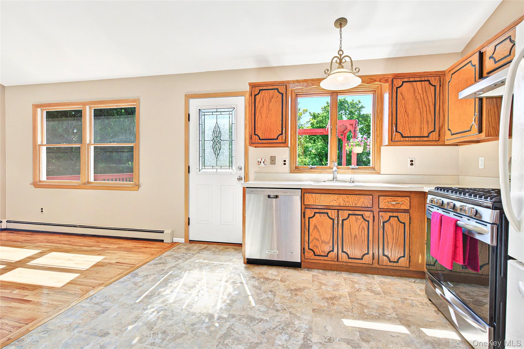 8 Skinner Court, Tomkins Cove, NY 10986