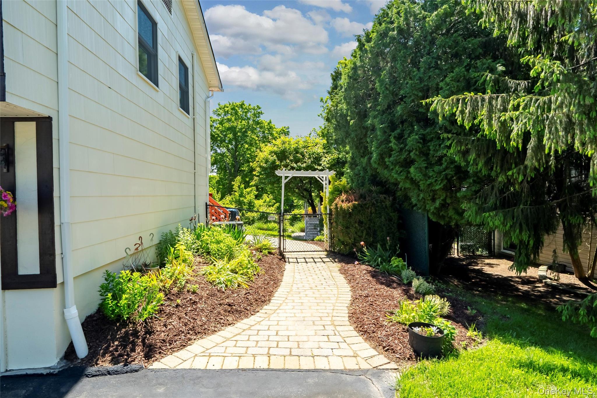 8 Skinner Court, Tomkins Cove, NY 10986