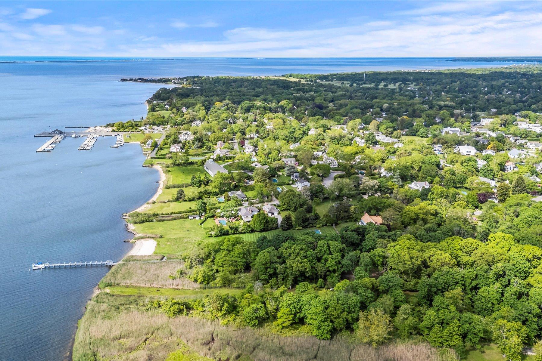 198 South Country Road, Bellport, NY 11713