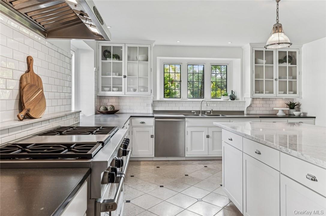 3 Loden Lane, Purchase, NY 10577