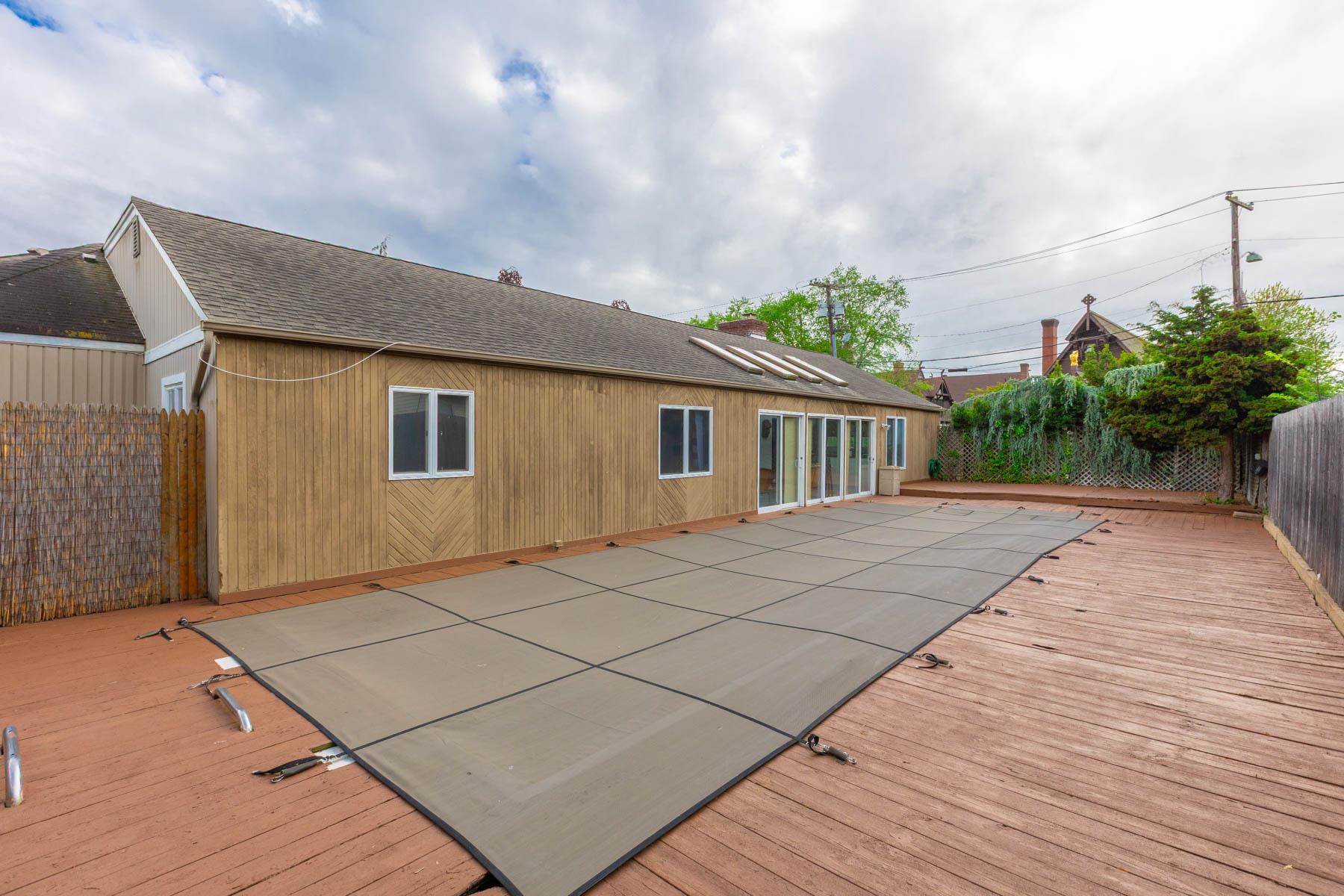 11 Woodside Avenue, Islip, NY 11751