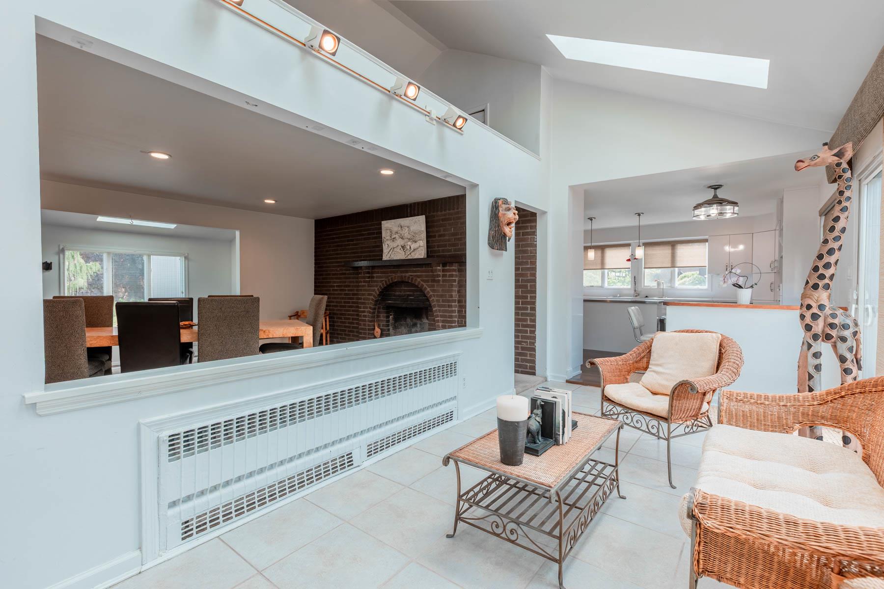 11 Woodside Avenue, Islip, NY 11751