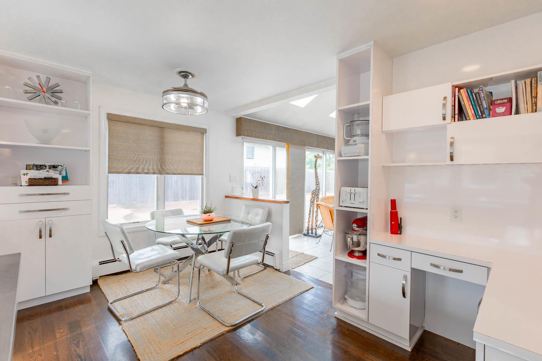 11 Woodside Avenue, Islip, NY 11751