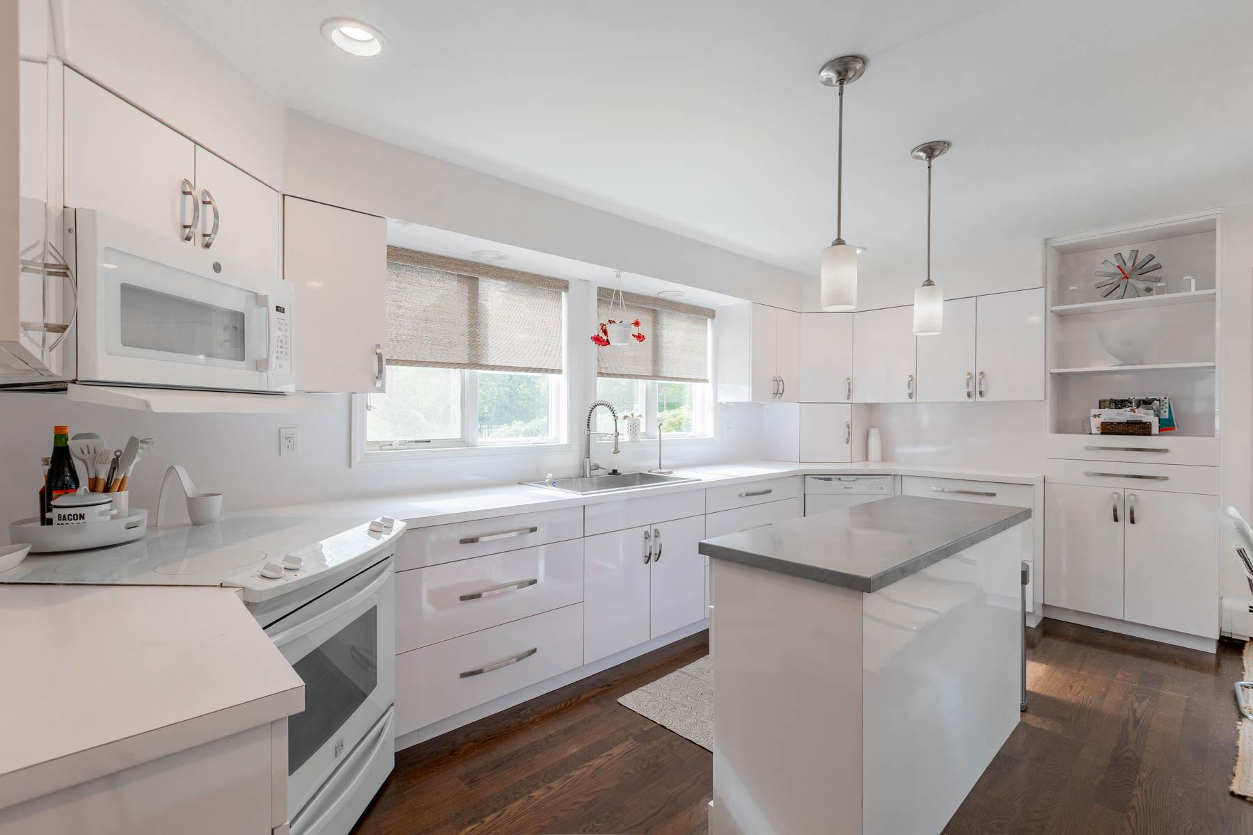 11 Woodside Avenue, Islip, NY 11751