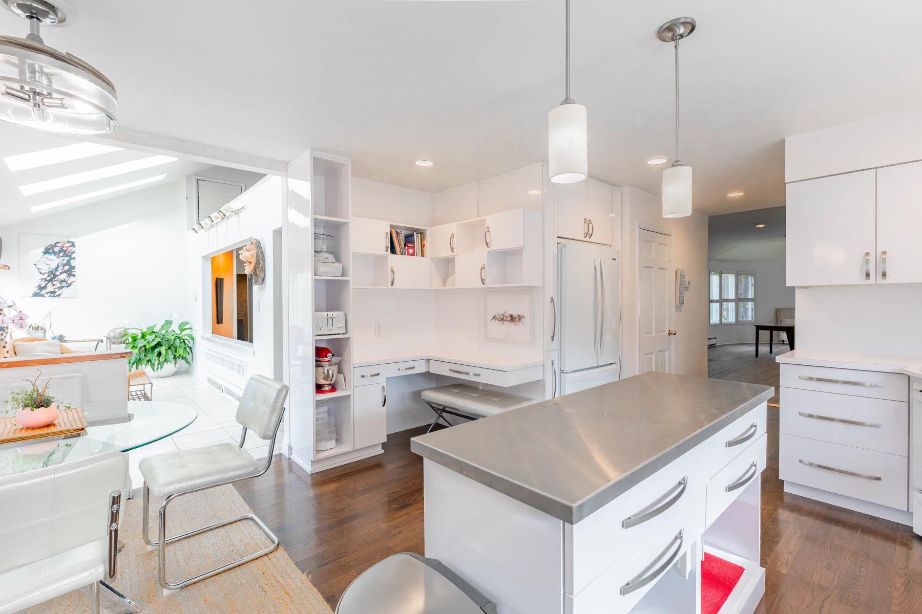 11 Woodside Avenue, Islip, NY 11751