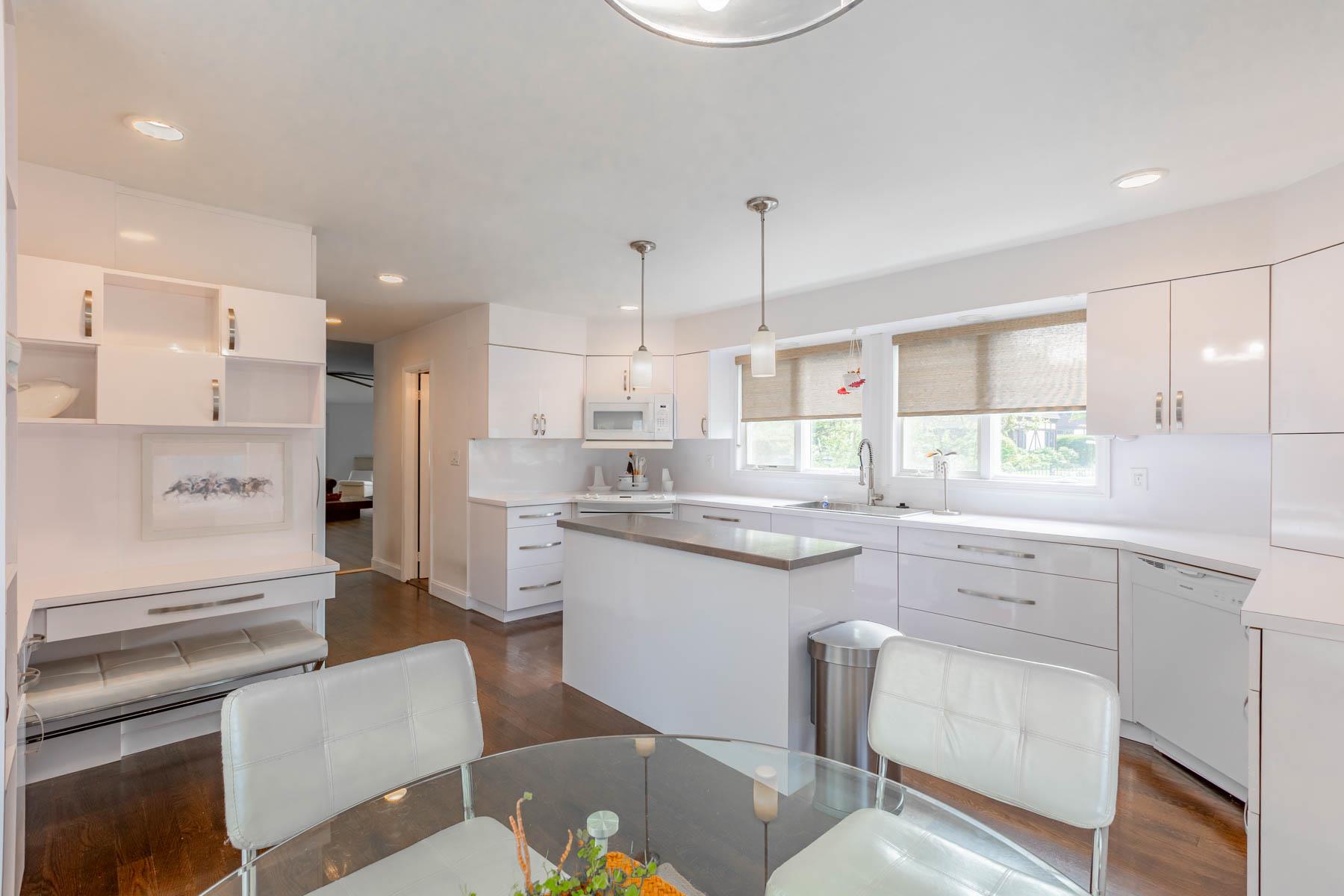 11 Woodside Avenue, Islip, NY 11751