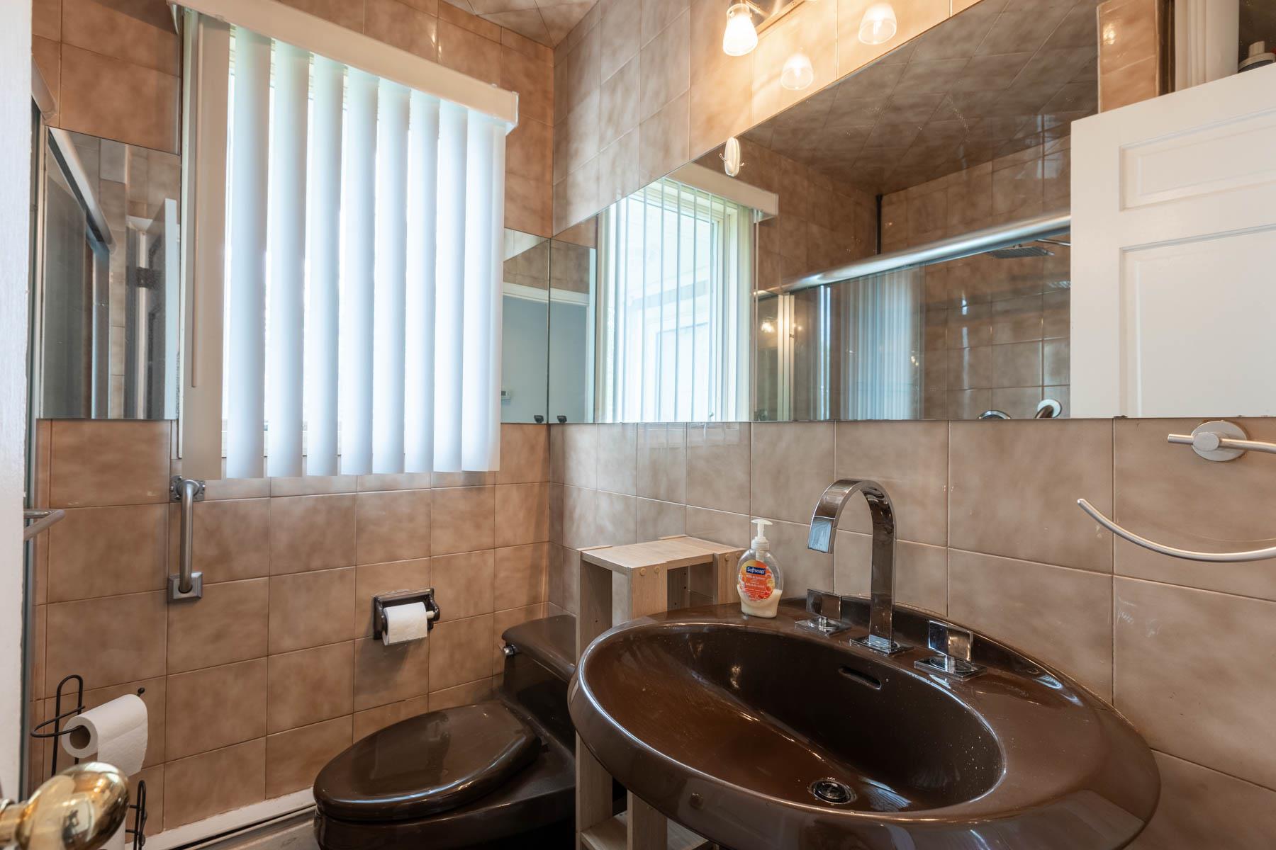 11 Woodside Avenue, Islip, NY 11751