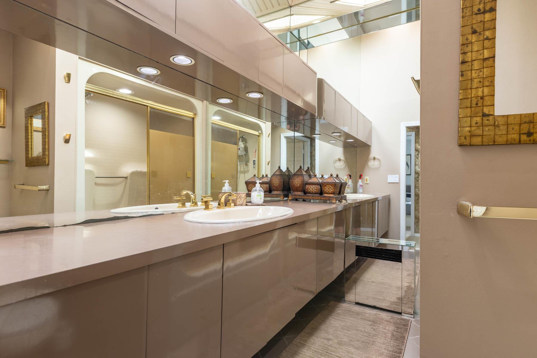 11 Woodside Avenue, Islip, NY 11751