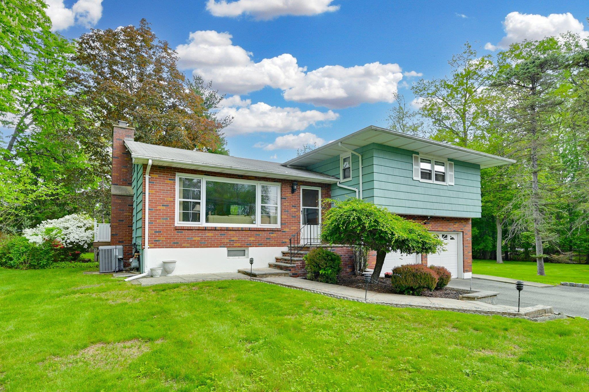 24 Westview Avenue, Congers, NY 10920