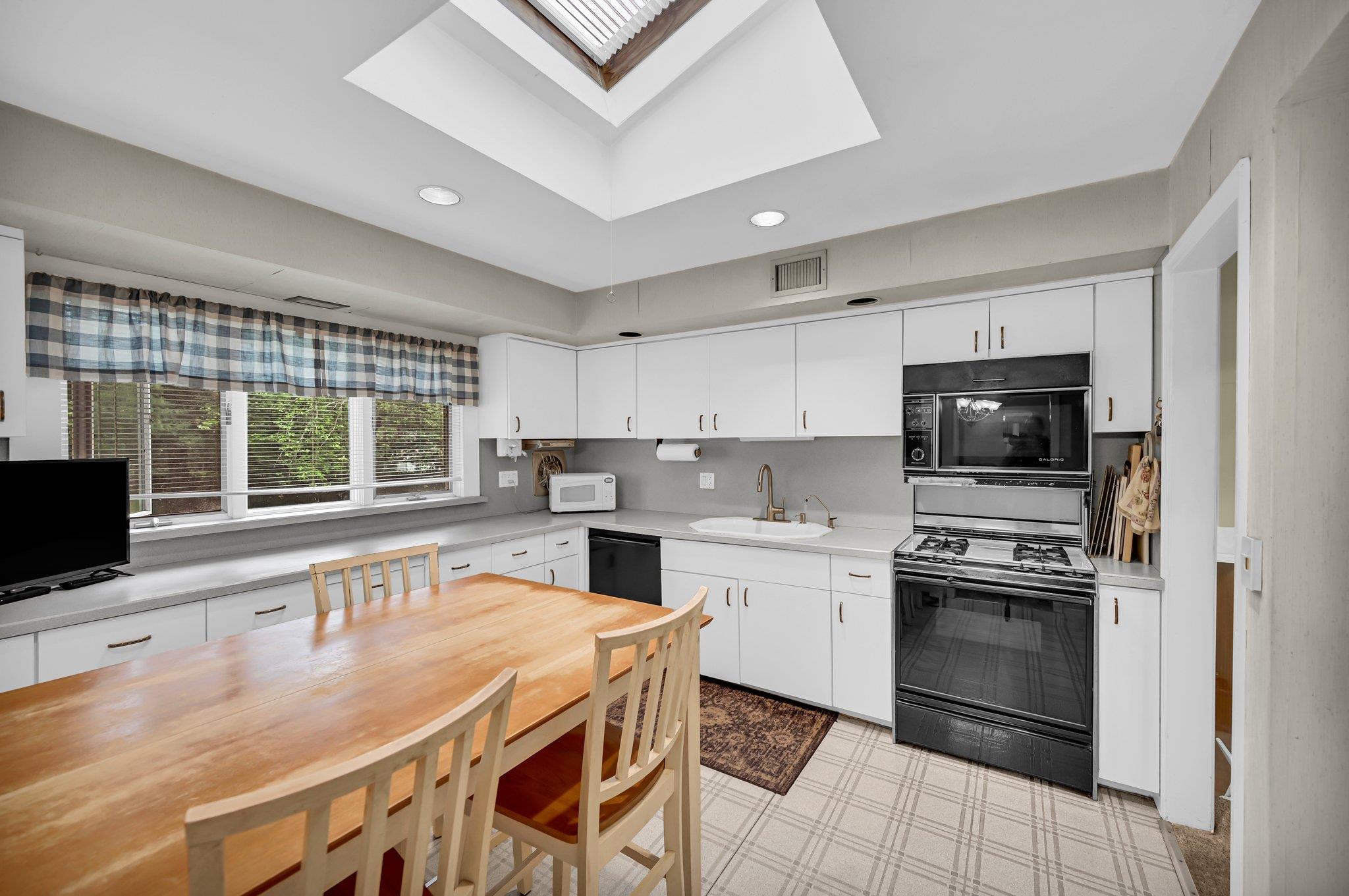 24 Westview Avenue, Congers, NY 10920