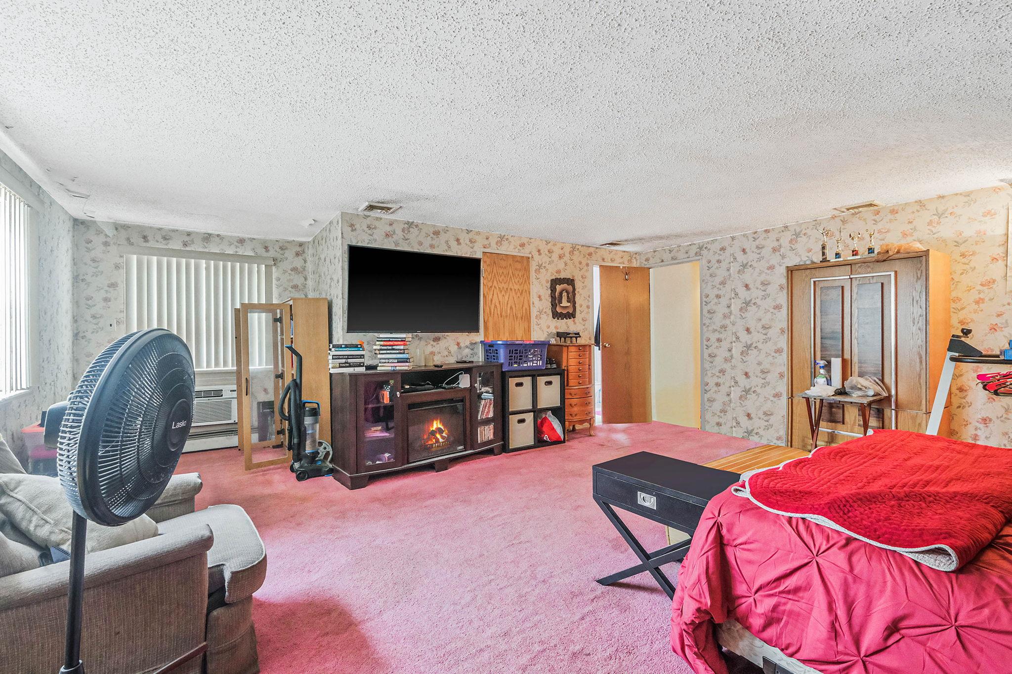 12 Grand Canyon Lane, Coram, NY 11727