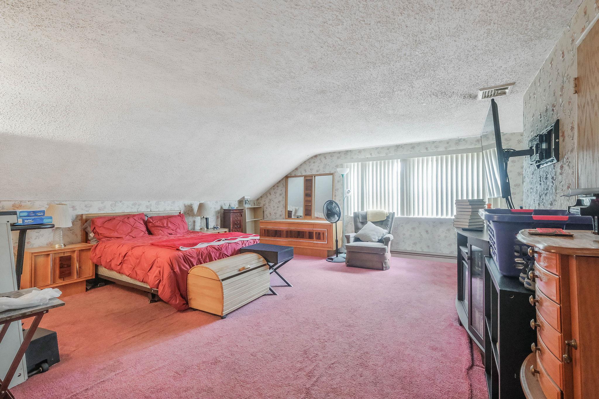 12 Grand Canyon Lane, Coram, NY 11727