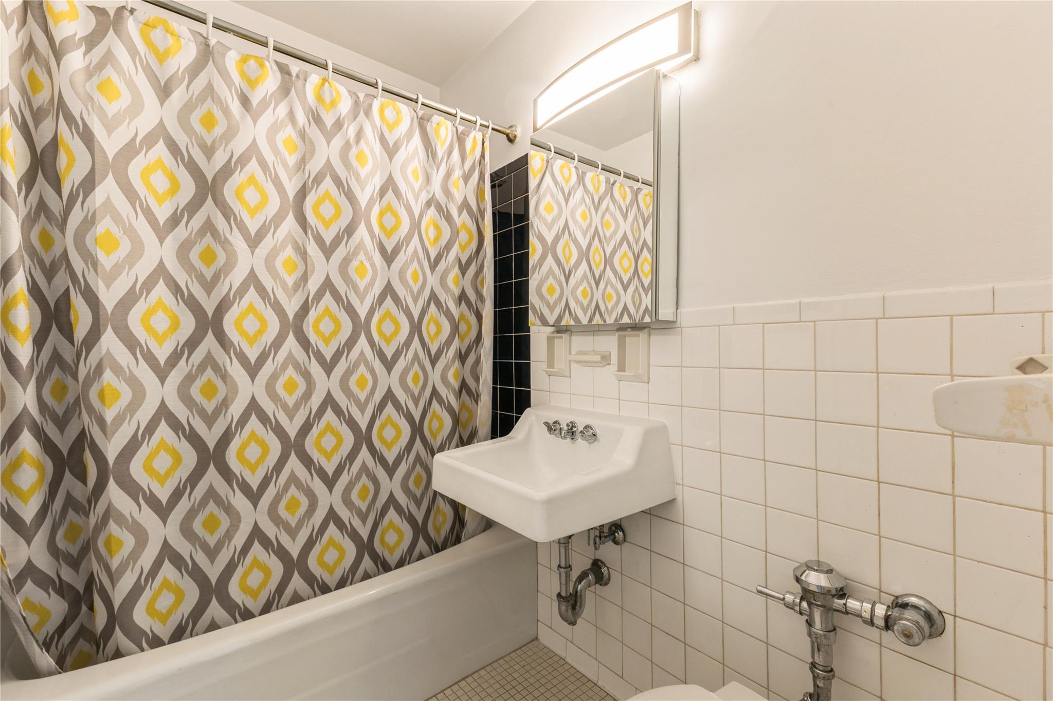 135 Ocean Parkway # 10L, Brooklyn, NY 11218