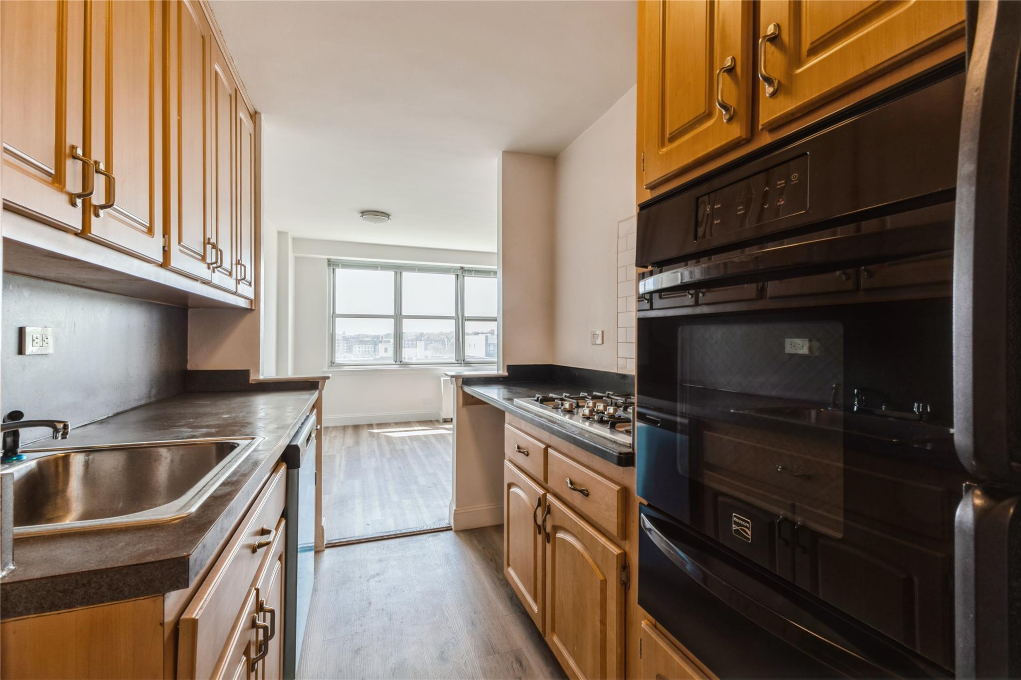135 Ocean Parkway # 10L, Brooklyn, NY 11218