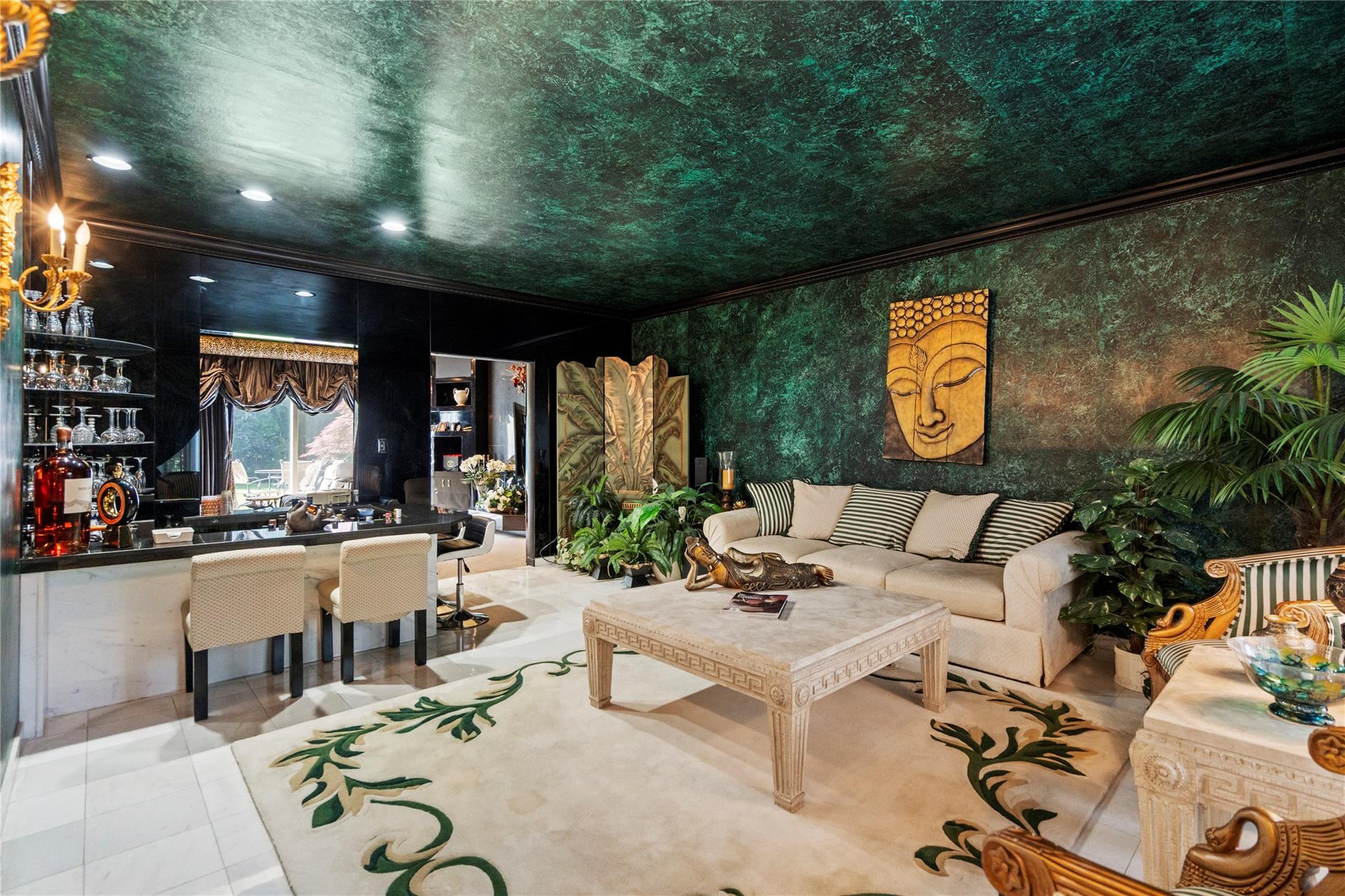 2 Harbor Court W, Roslyn Harbor, NY 11576