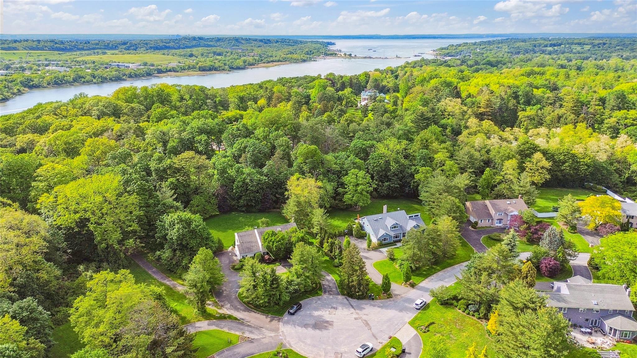 2 Harbor Court W, Roslyn Harbor, NY 11576