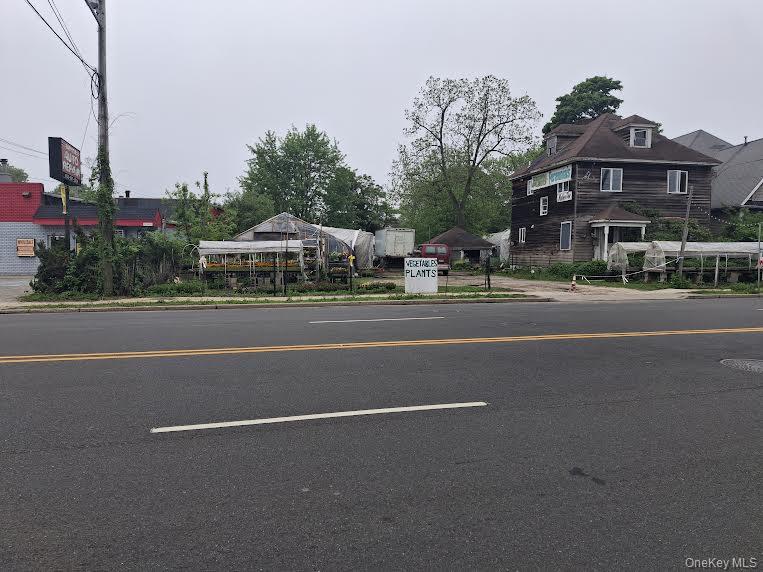 164 little east neck rd, West Babylon, NY 11704